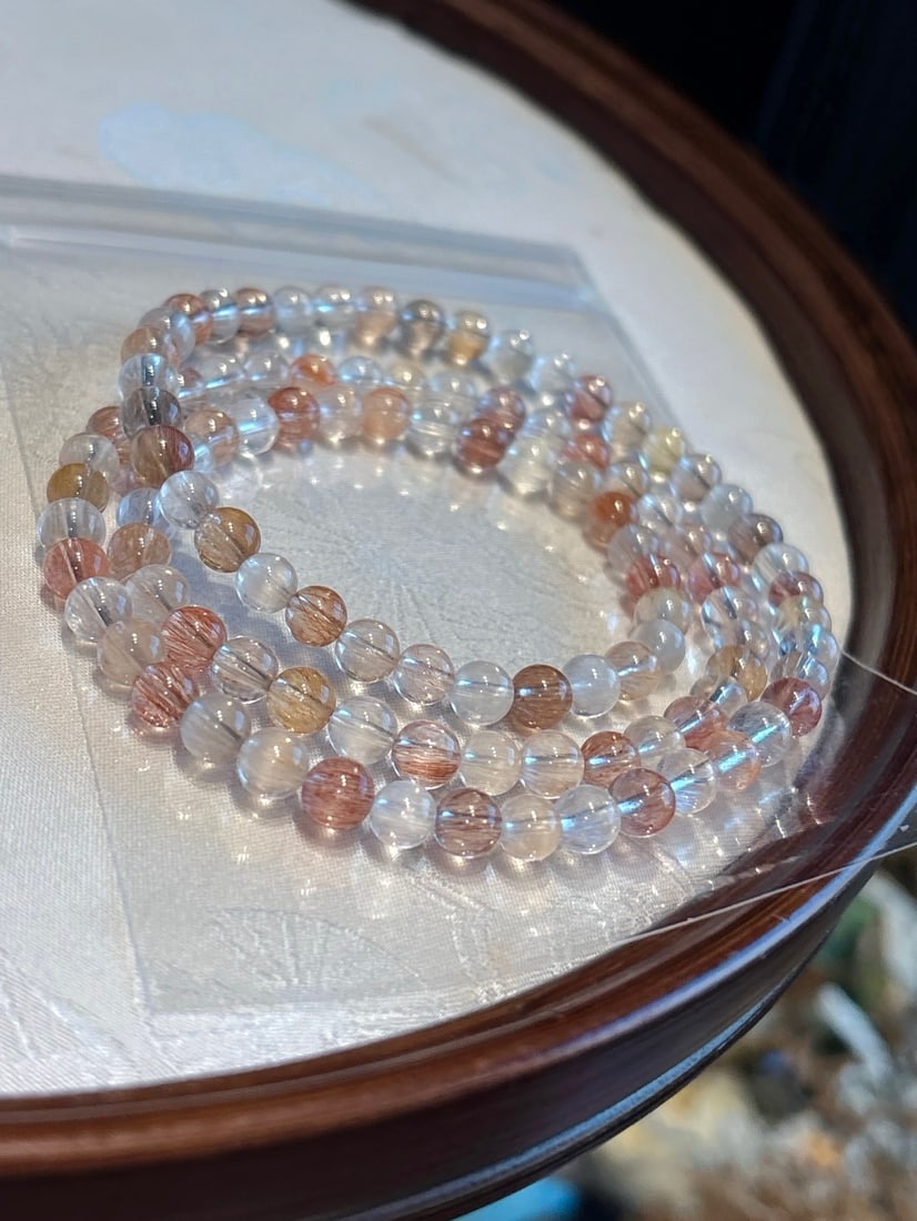 An Exquisite Crystal Bracelet: An Exquisite Crystal Bracelet,Size:5.8mm,Weight:26g 水晶手串