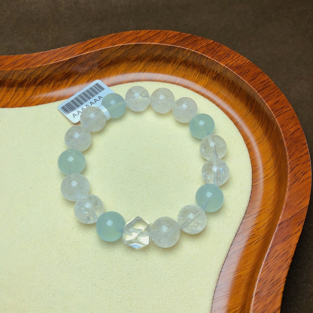 An Exquisite Crystal Bracelet: An Exquisite Crystal Bracelet,Size:11.4mm,12.5mm,Weight:33.8g 水晶手串