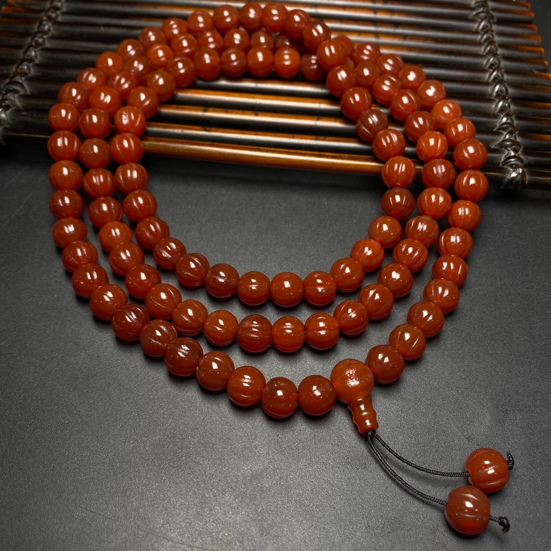A Precious Agate Necklace: A Precious Agate Necklace,Size:10mm*108 玛瑙项链