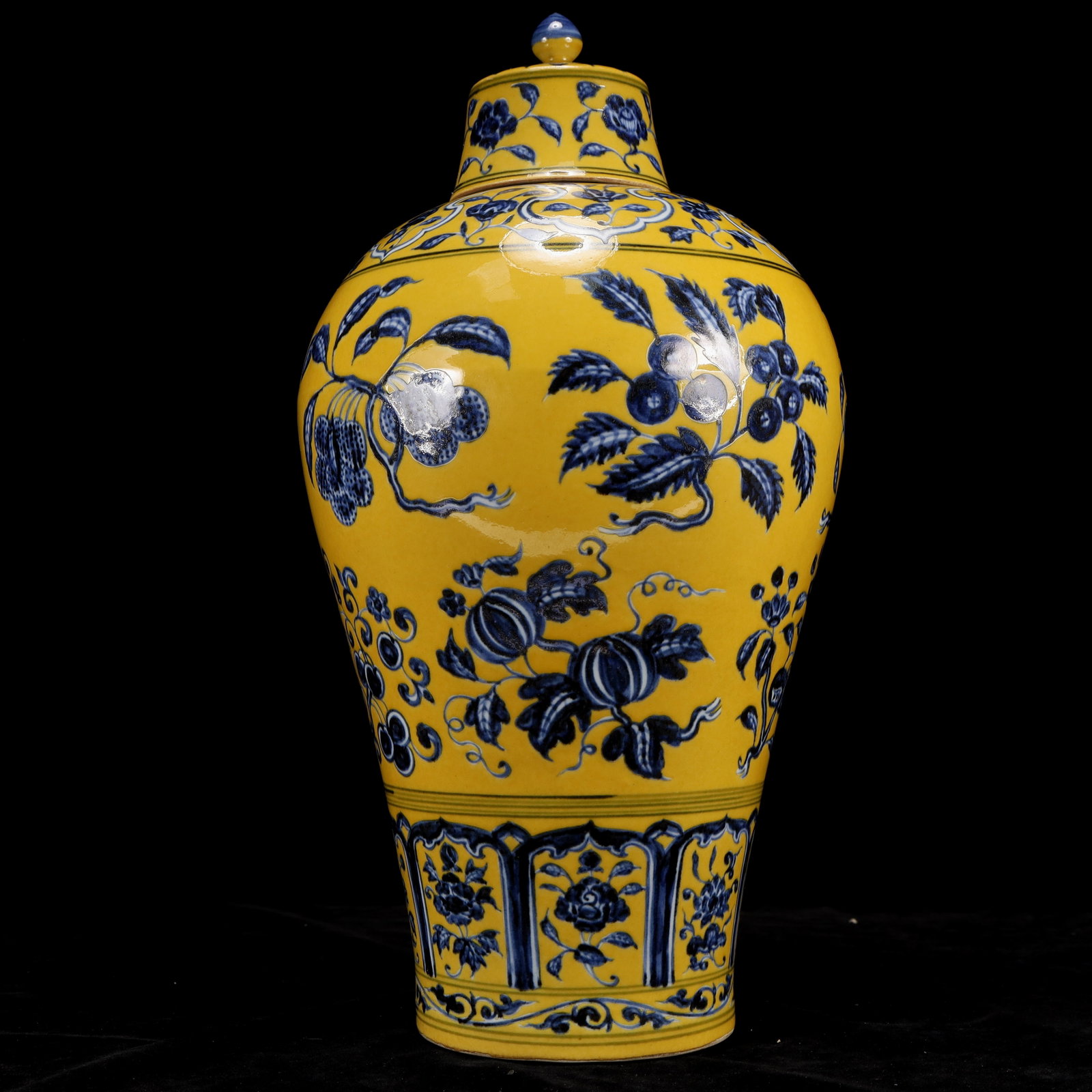 A Huge Blue and White Yellow Ground Flower and Fruit Pattern Bottle - 14