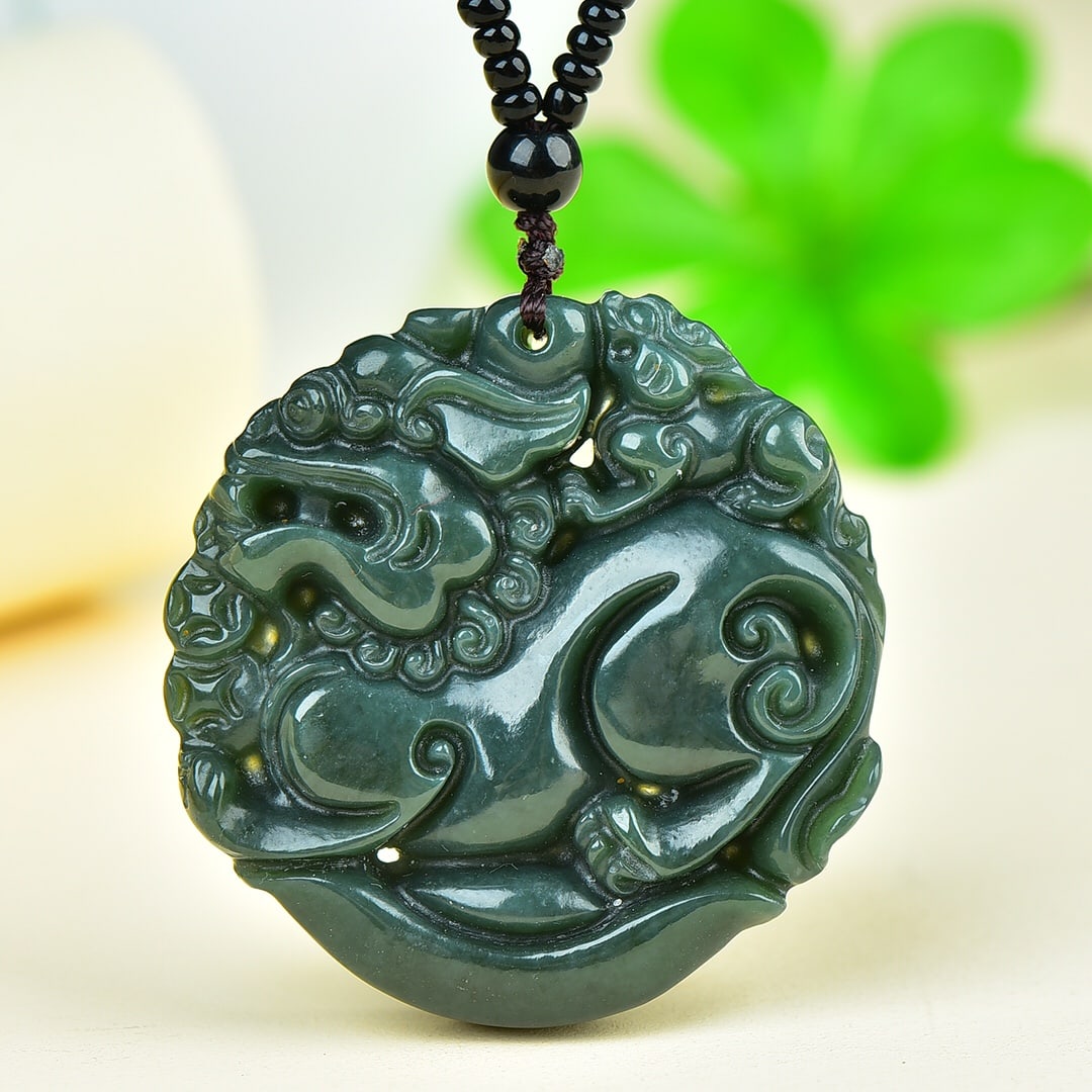 An Exquisite Sapphire Auspicious Beast Pendant: Estimated Value:200-400 An Exquisite Sapphire Auspicious Beast Pendant,Size:48mmx48mm 寓意:招财辟邪 天地守护
