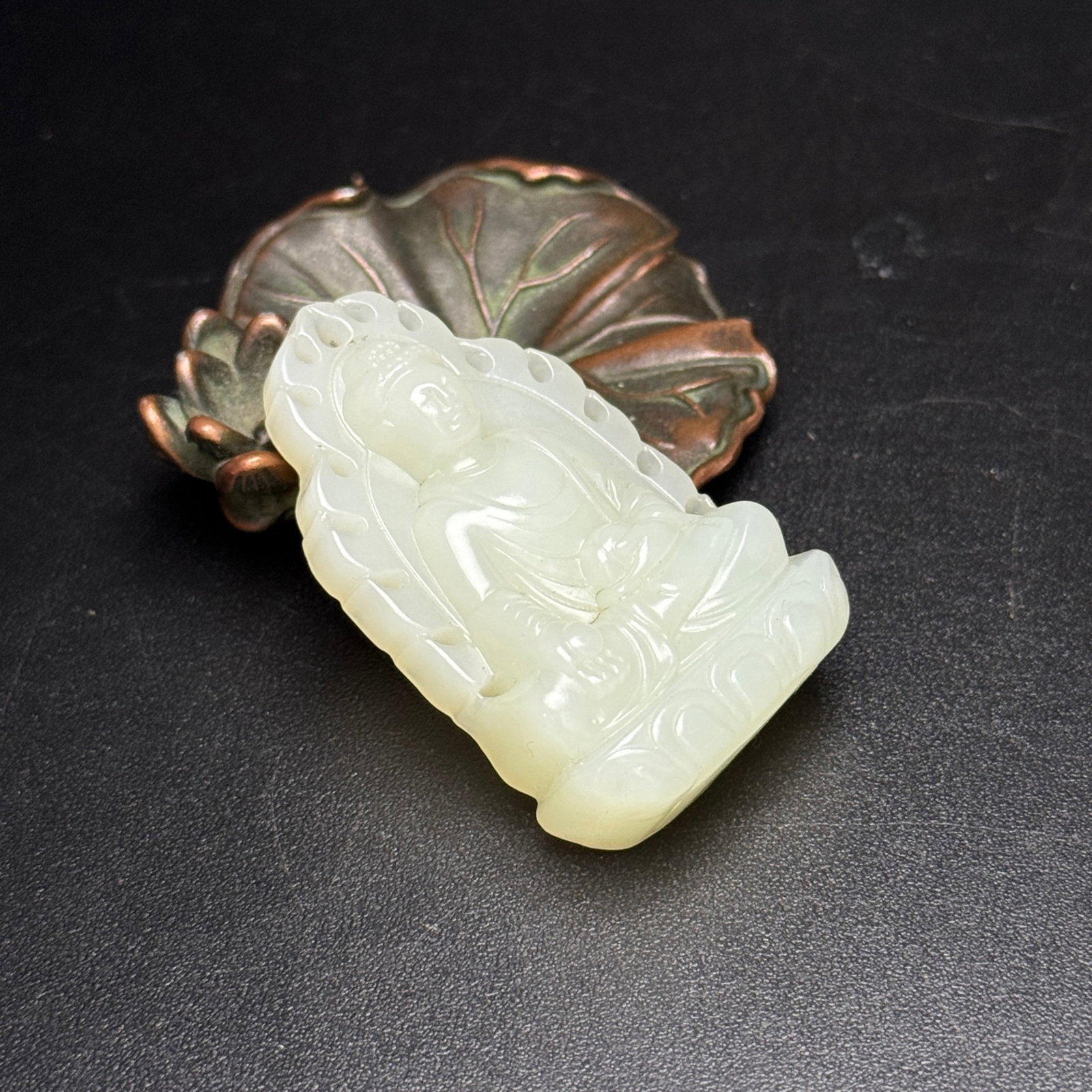 An Exquisite White Jade Statue of Mah¨¡vairocana Pendant - 3