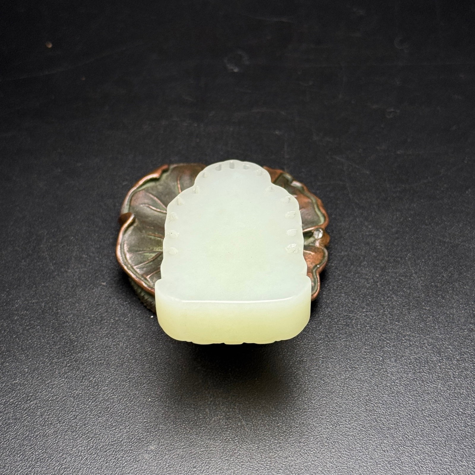 An Exquisite White Jade Statue of Mah¨¡vairocana Pendant - 6