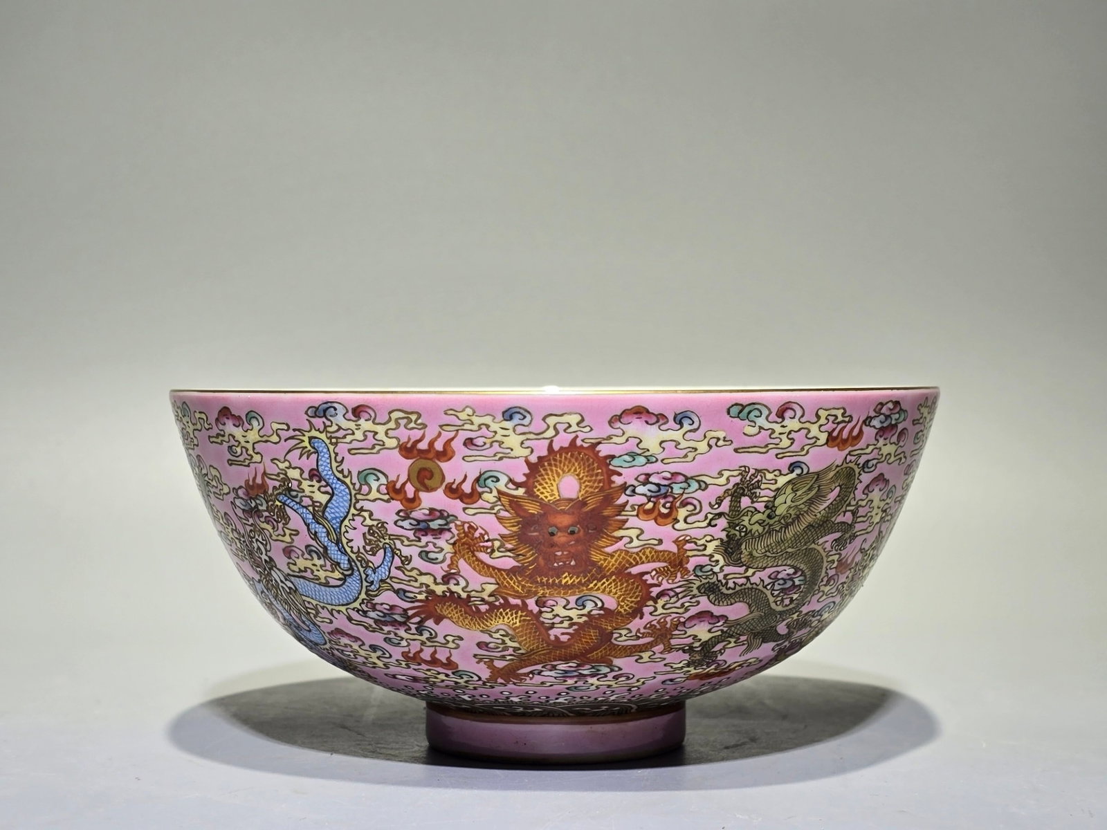 A Pair of Exquisite Famille-Rose Pink Ground Painted Gold Seawater Auspicious Cloud and Dragon Pa... - 2
