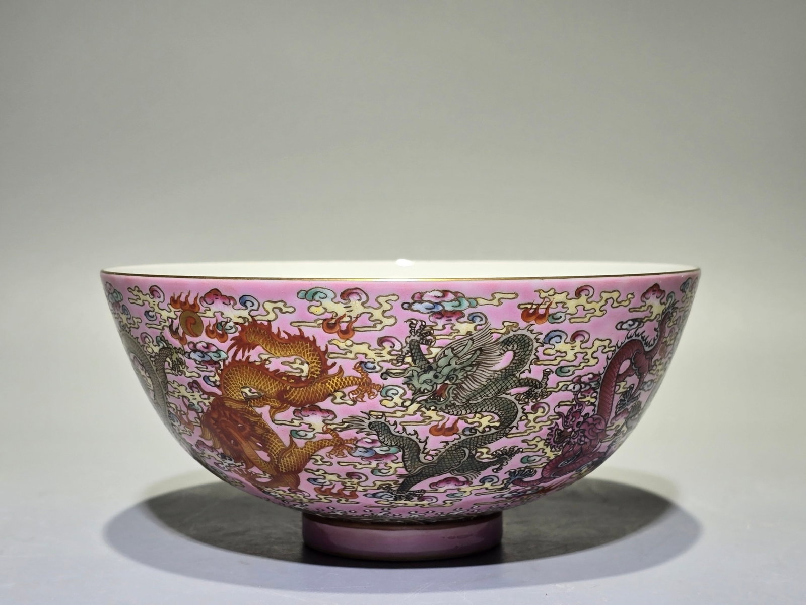 A Pair of Exquisite Famille-Rose Pink Ground Painted Gold Seawater Auspicious Cloud and Dragon Pa... - 5