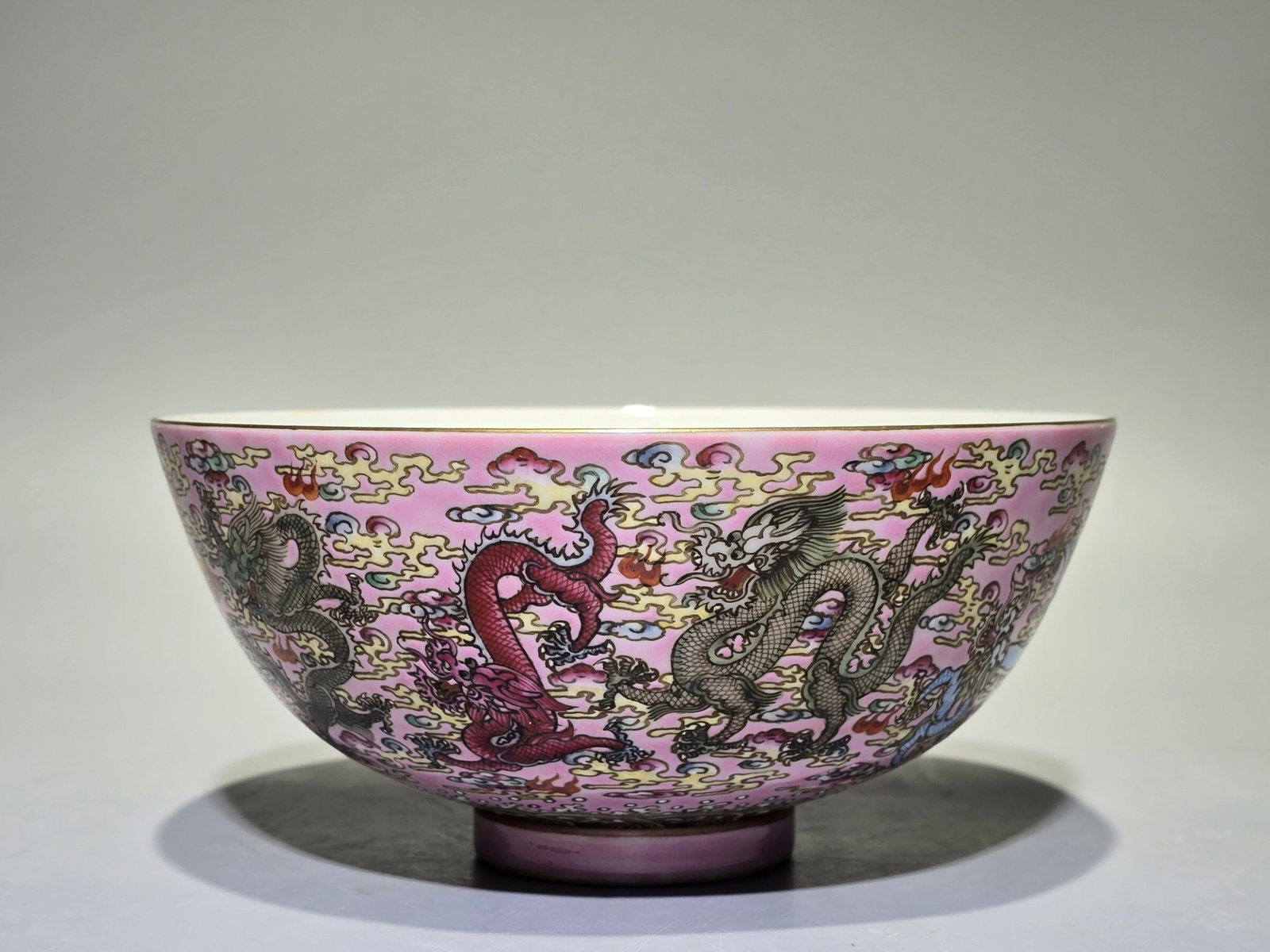 A Pair of Exquisite Famille-Rose Pink Ground Painted Gold Seawater Auspicious Cloud and Dragon Pa... - 6