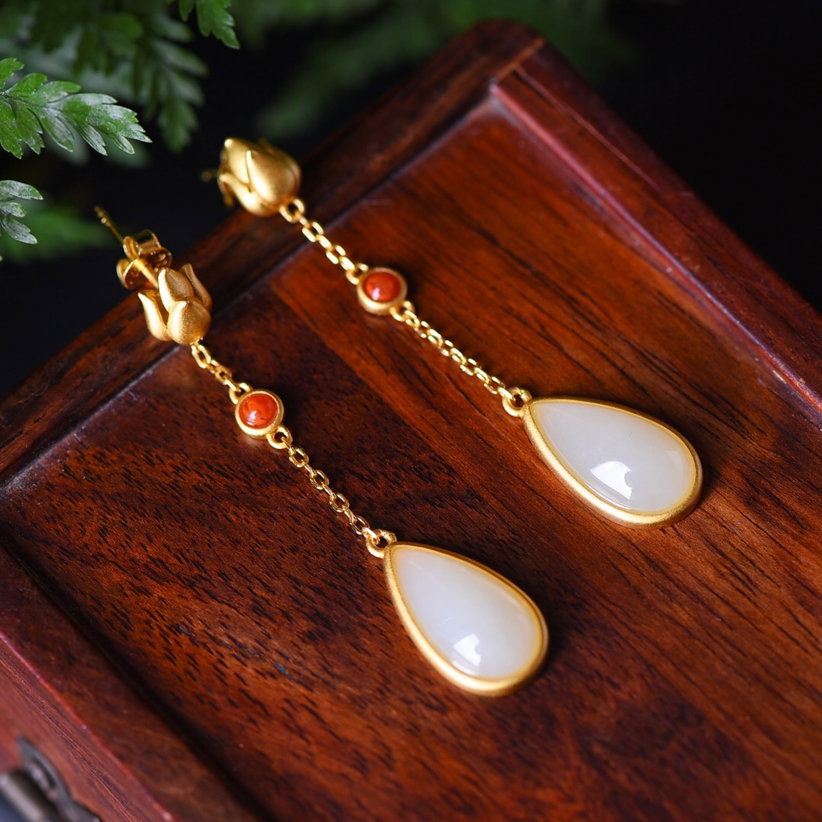 A Pair of Exquisite Sterling Silver-Gold Plated Inlaid White Jade Earrings - 4