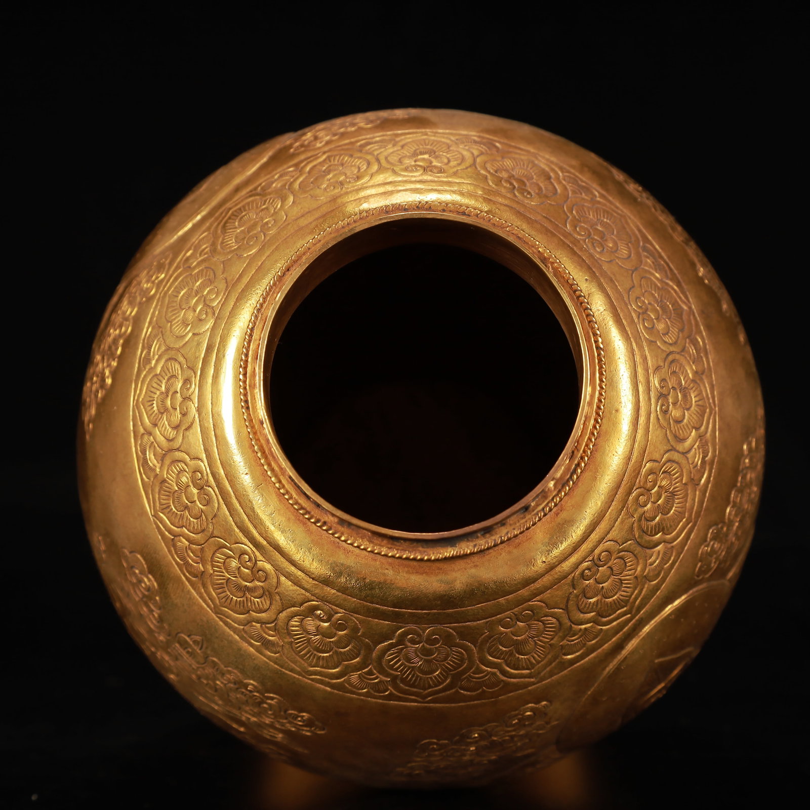 A Rare Gilt Bronze Statue of Avalokitesvara Pattern Bottle - 12