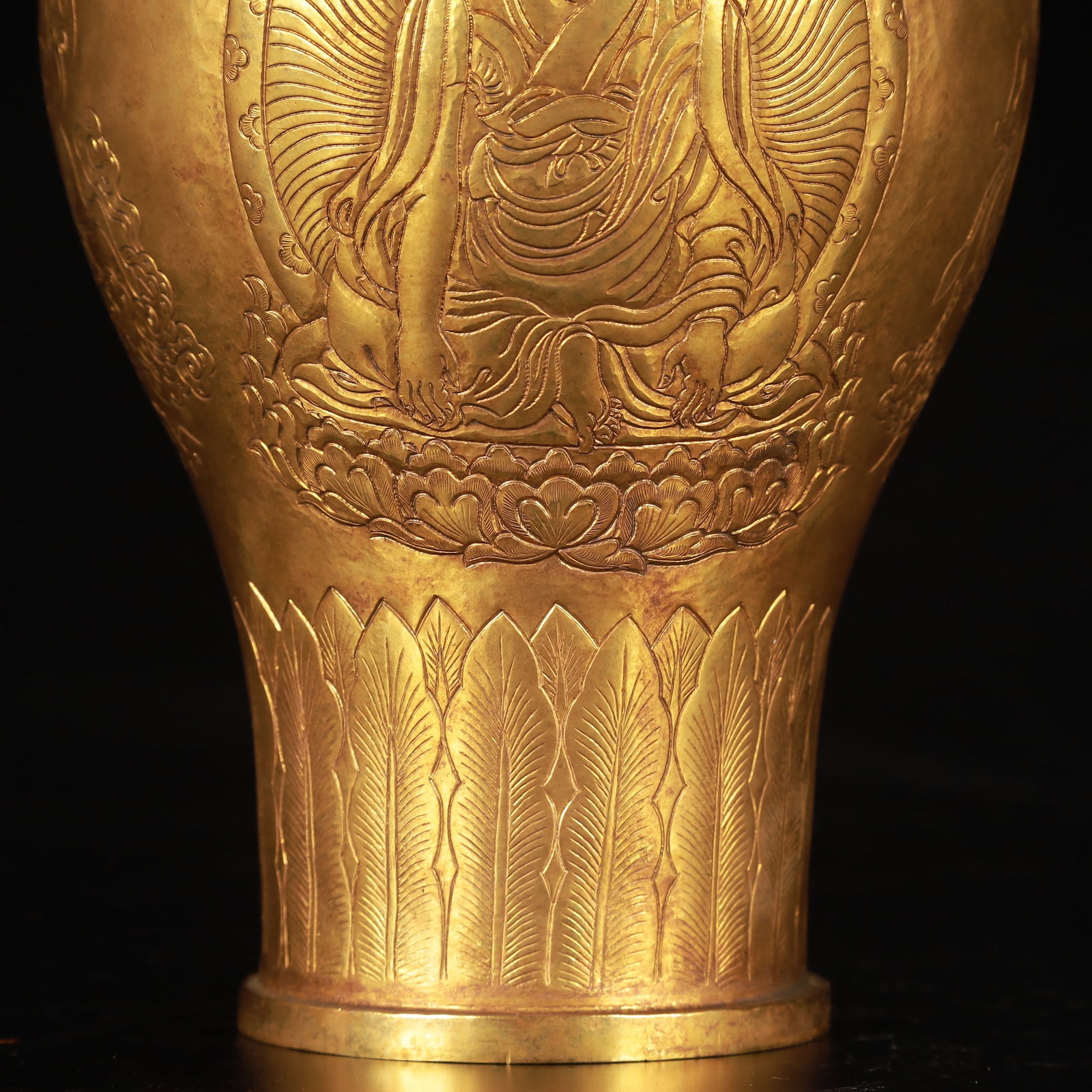 A Rare Gilt Bronze Statue of Avalokitesvara Pattern Bottle - 4