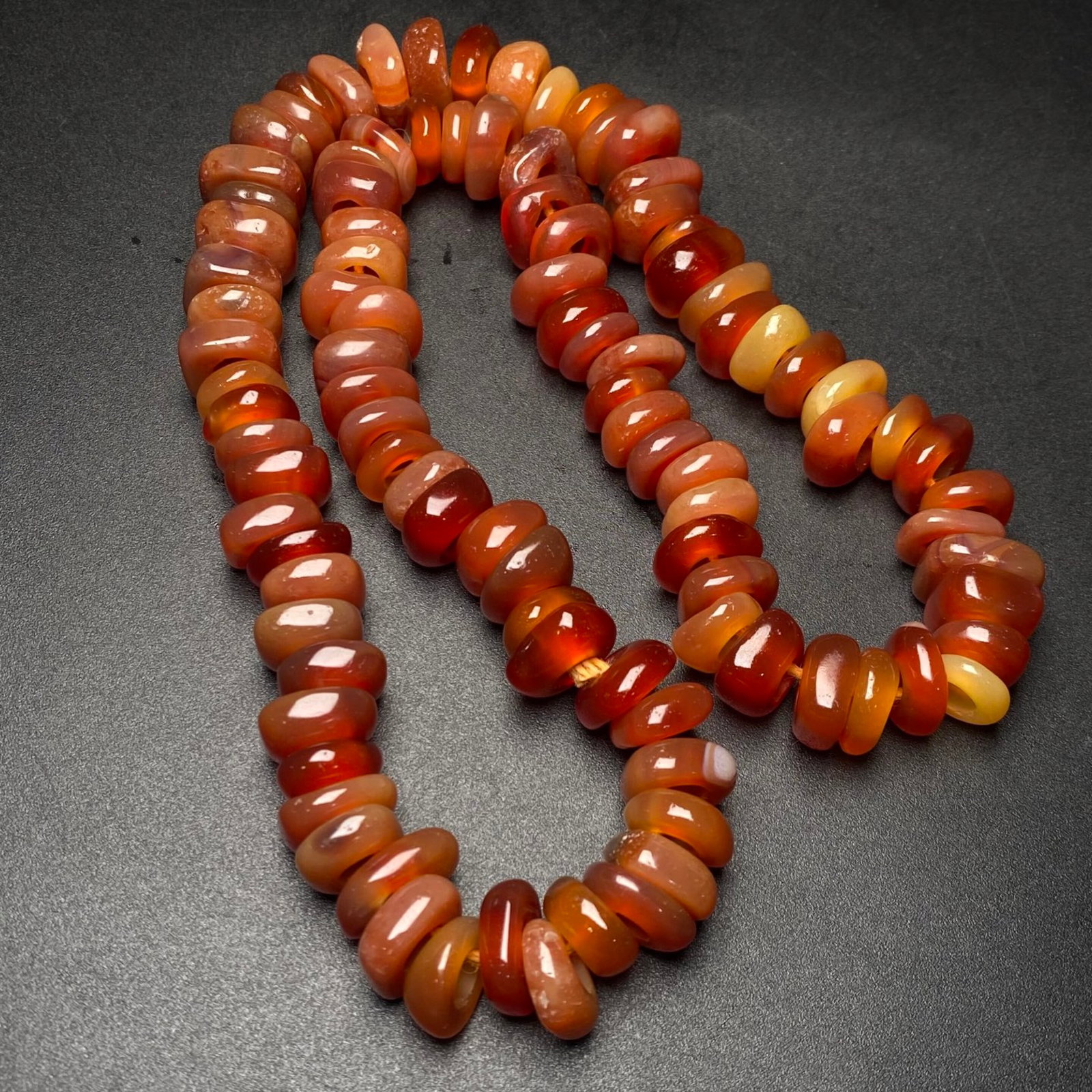 An Exquisite Agate Necklace - 5