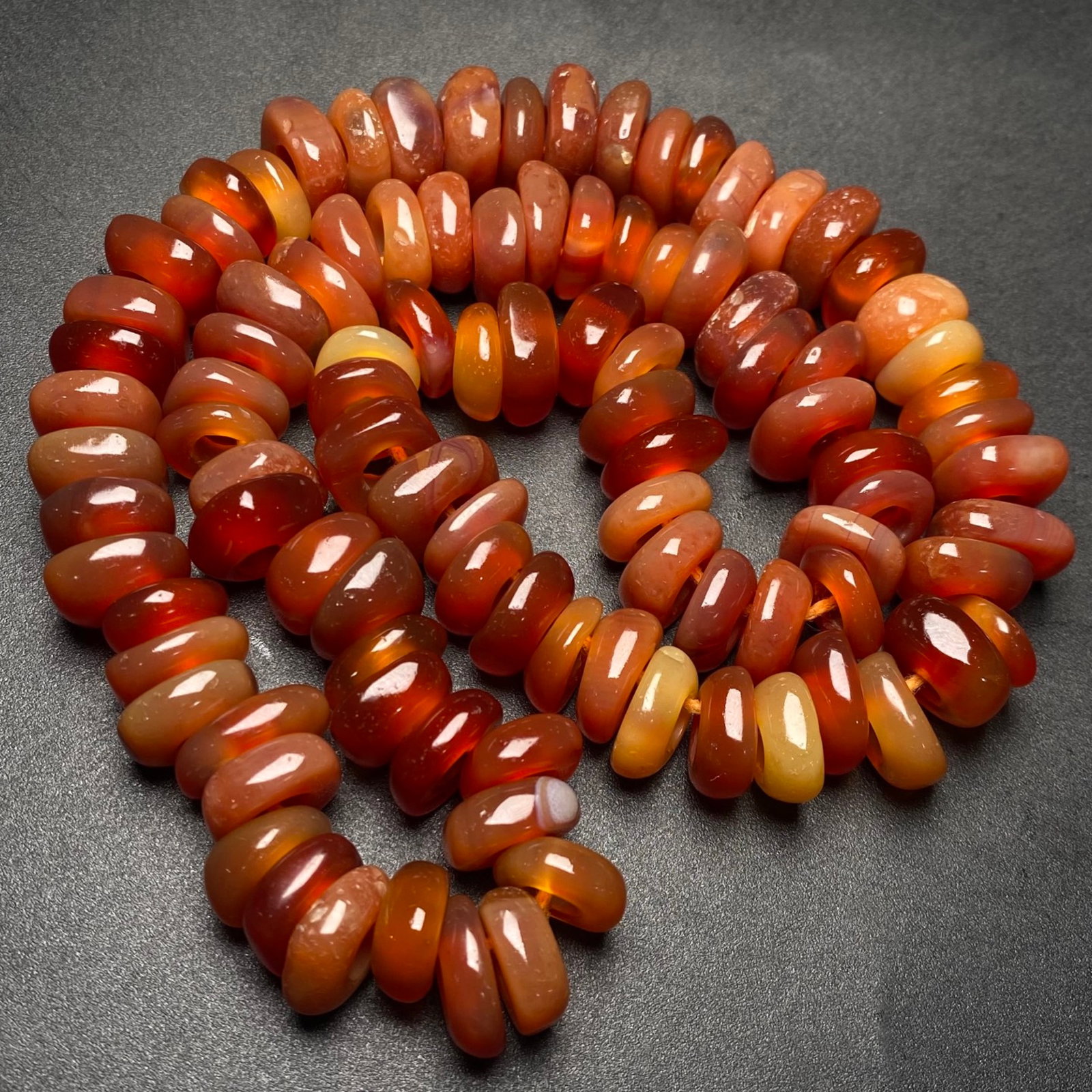 An Exquisite Agate Necklace - 6