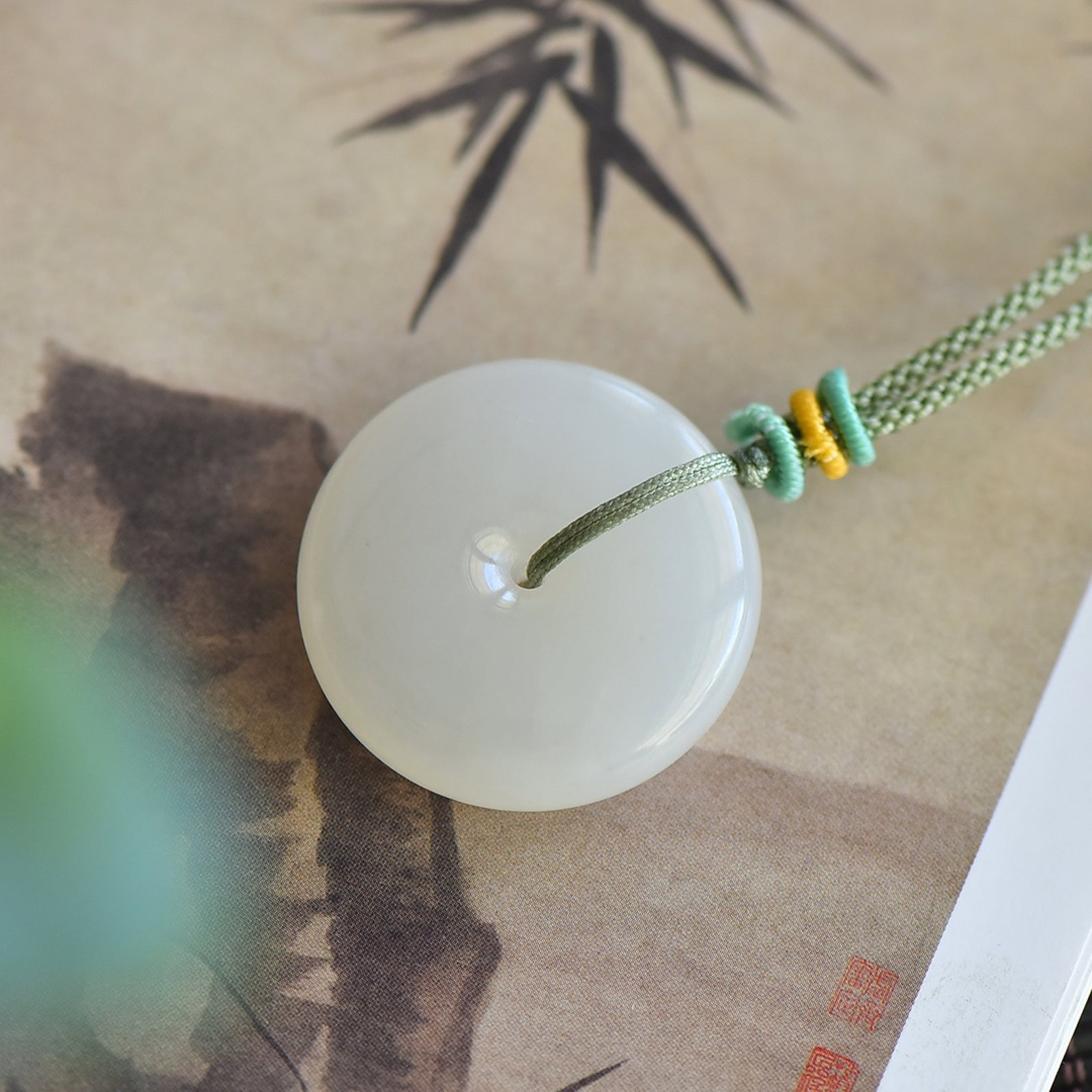 An Exquisite White Jade Pendant - 3