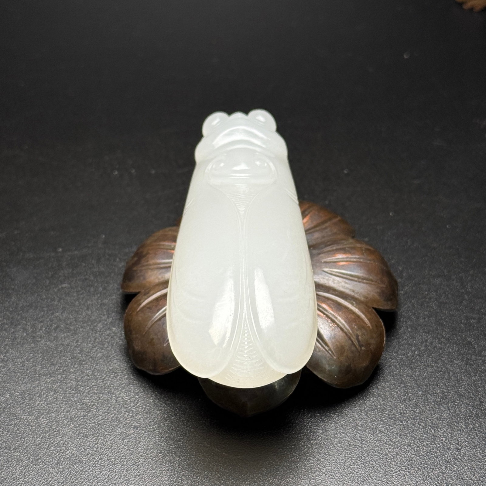 An Exquisite White Jade Cicada Hand Piece - 6