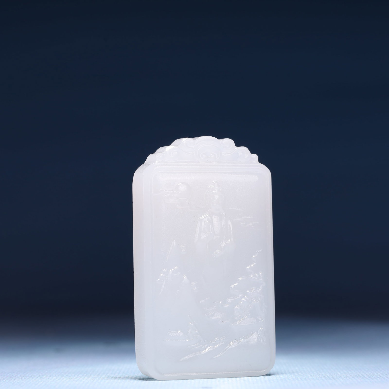 An Exquisite White Jade Statue of Avalokitesvara Pendant - 3
