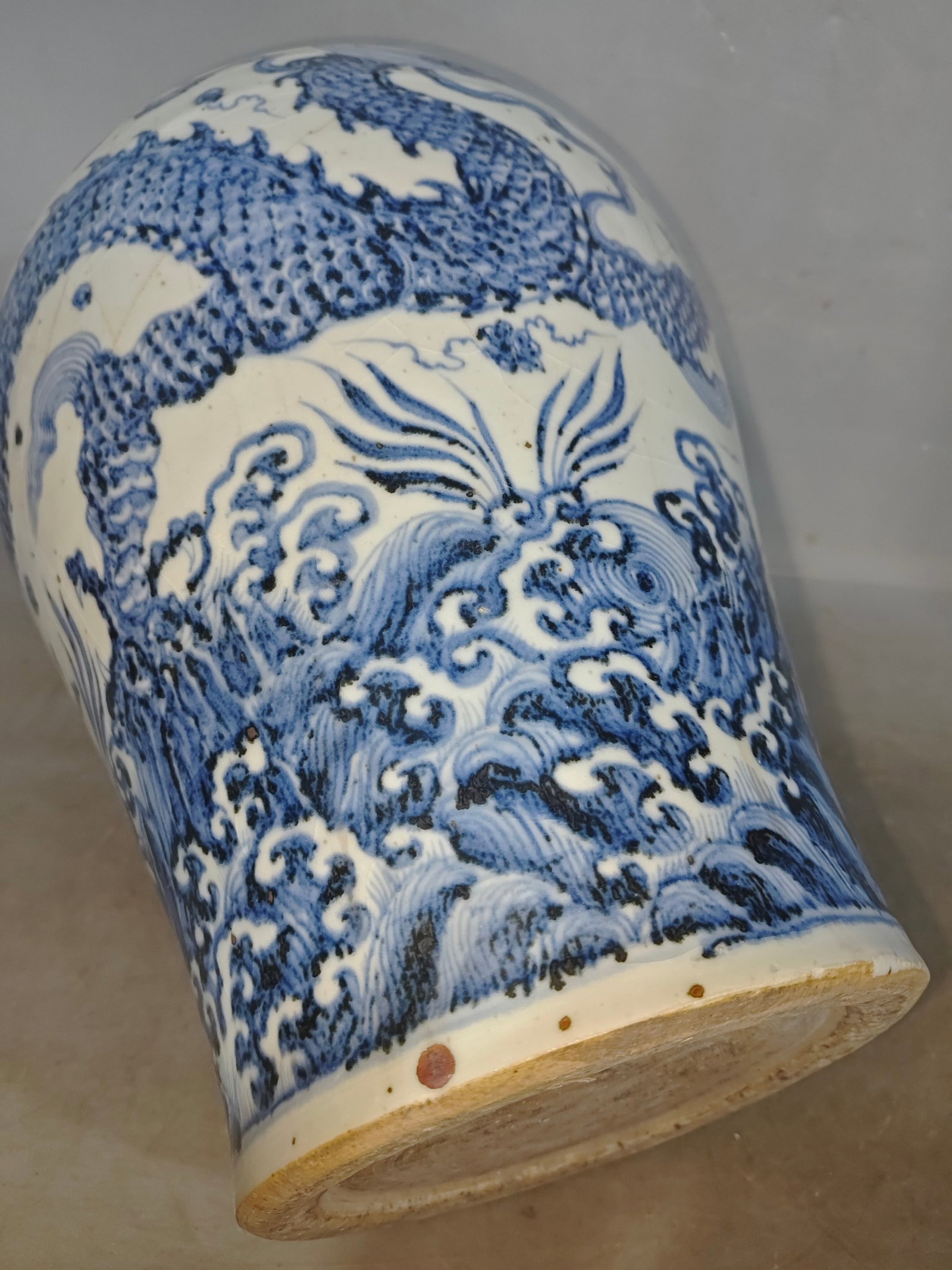 A Huge Blue and White Seawater and Dragon Pattern Vase - 6