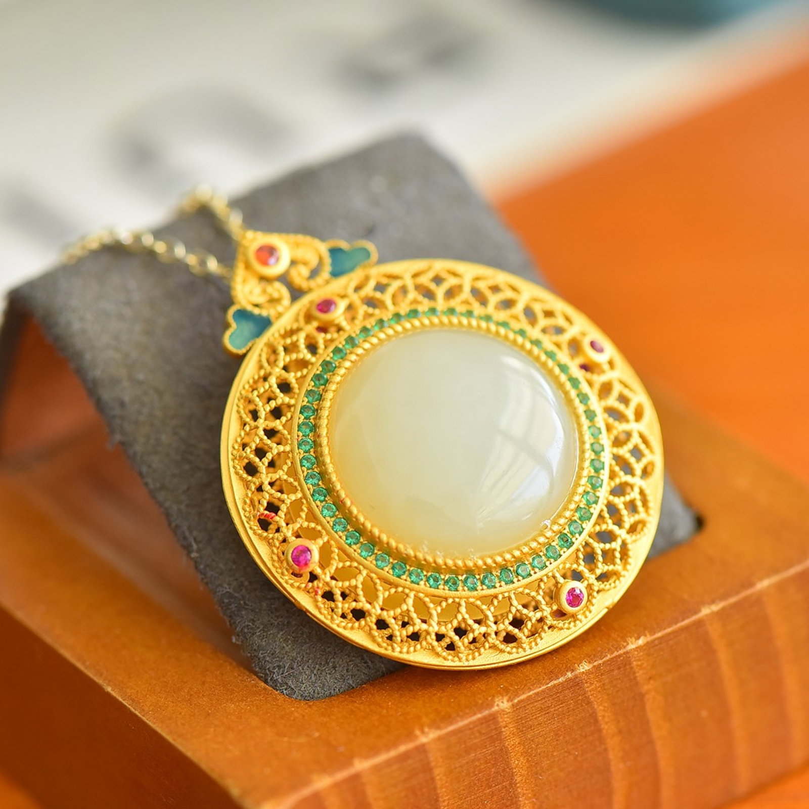 An Exquisite Sterling Silver-Gold Plated Inlaid White Jade Pendant - 3
