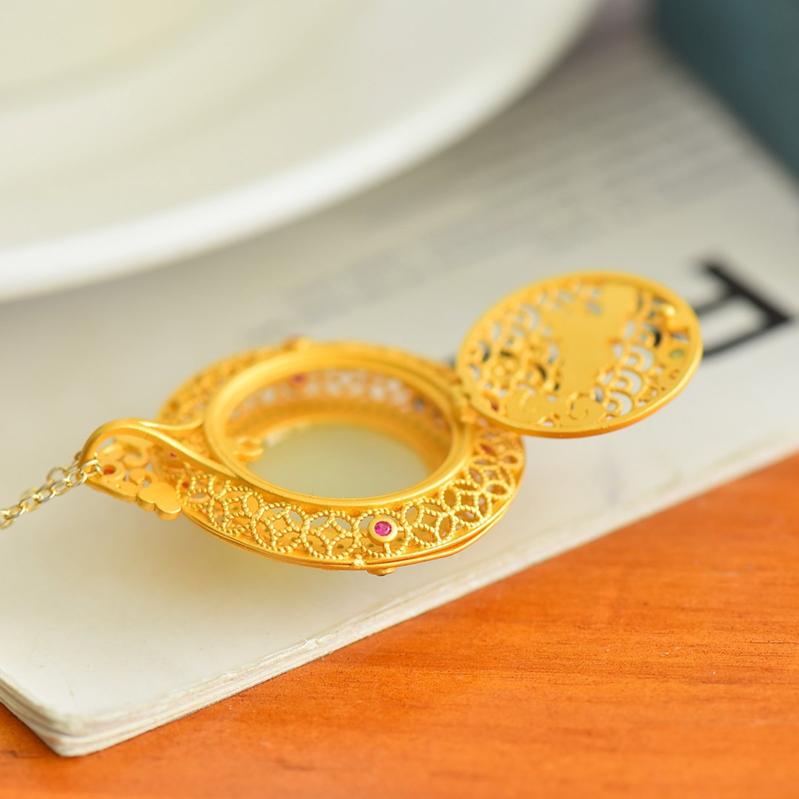 An Exquisite Sterling Silver-Gold Plated Inlaid White Jade Pendant - 5