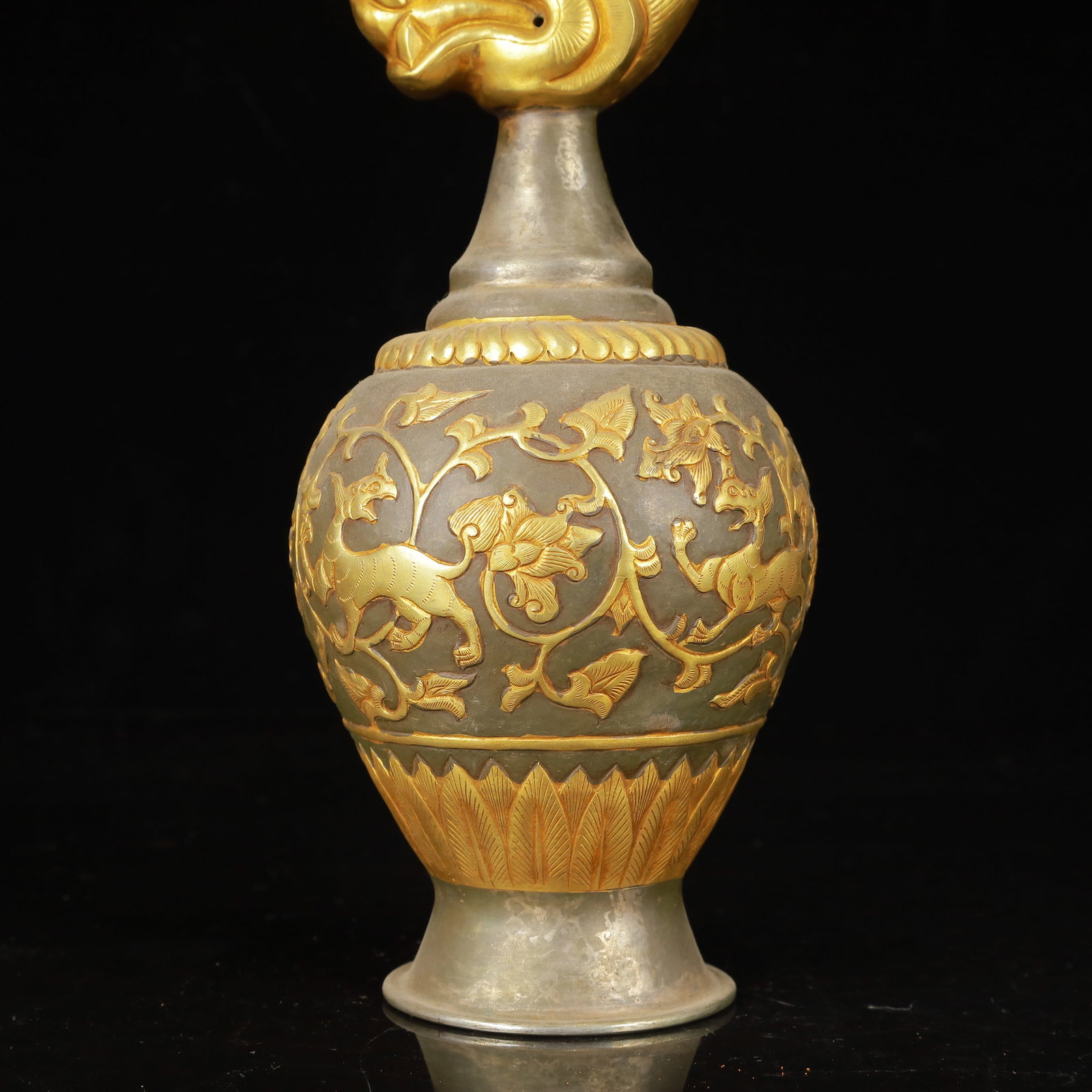 An Exquisite Gilt Silver Auspicious Beast Pattern Vase - 11