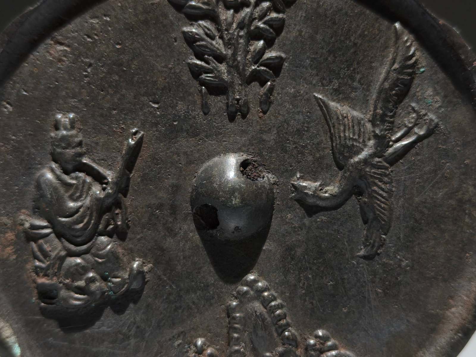 An Archaic Bronze Figure Phoenix Pattern Mirror - 3