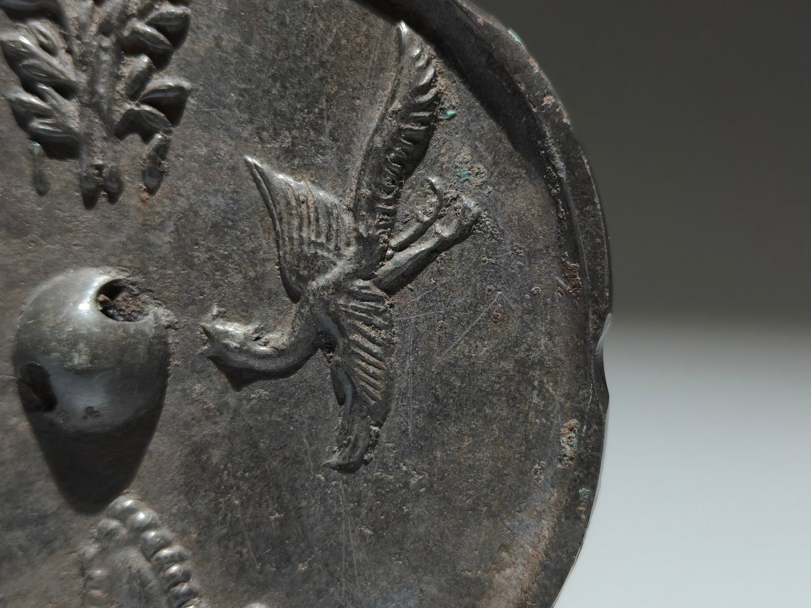 An Archaic Bronze Figure Phoenix Pattern Mirror - 5