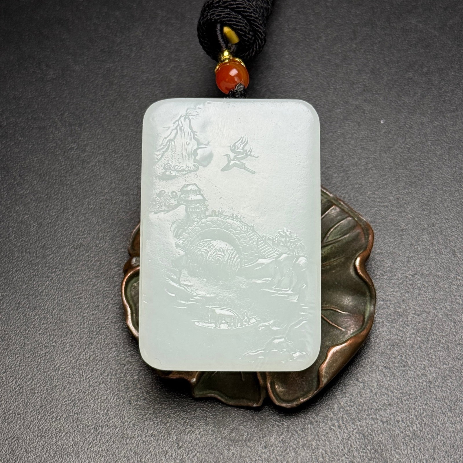 An Exquisite White Jade Landscape Pattern Pendant - 2