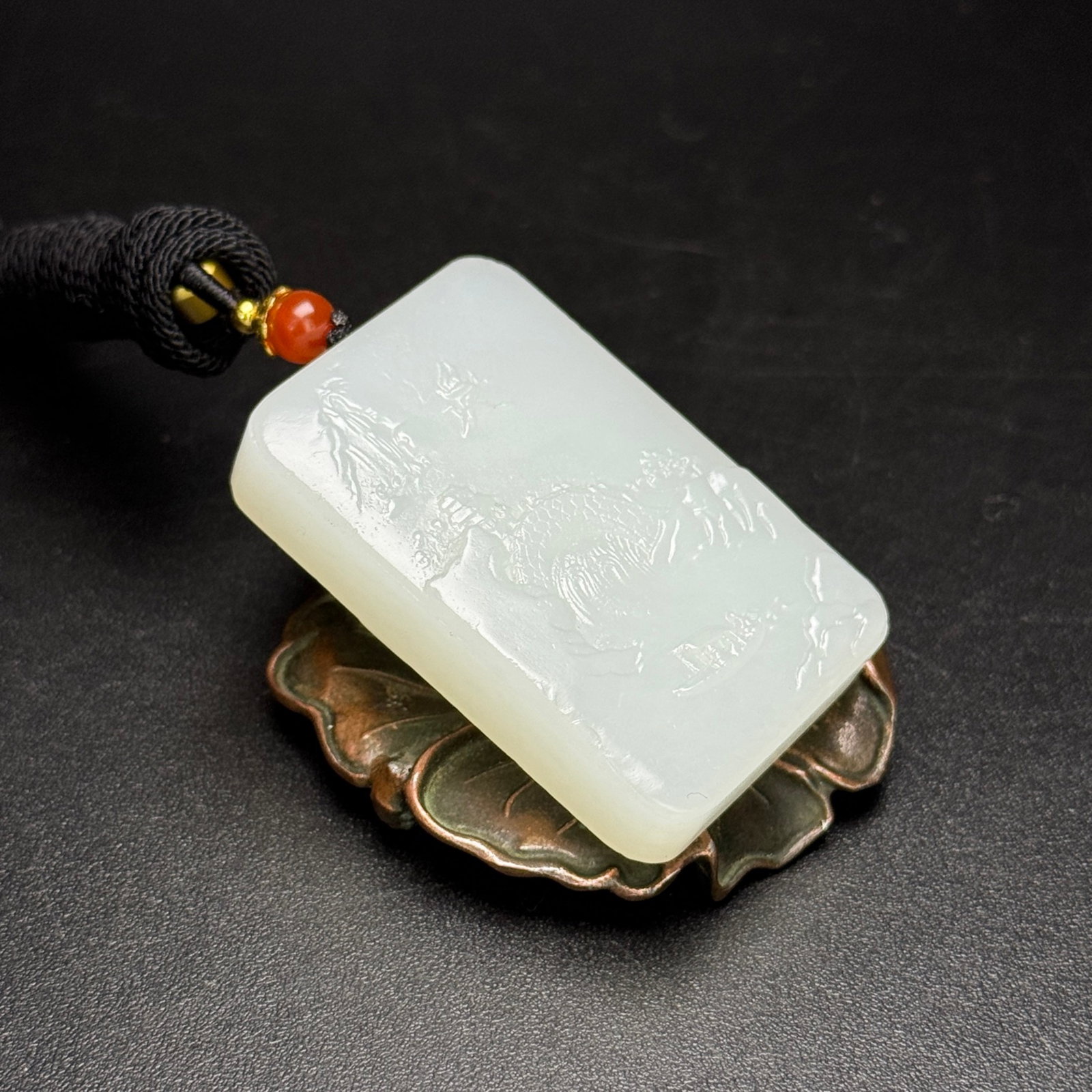 An Exquisite White Jade Landscape Pattern Pendant - 3