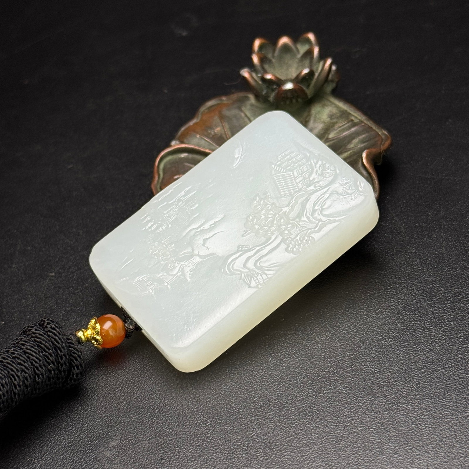 An Exquisite White Jade Landscape Pattern Pendant - 4