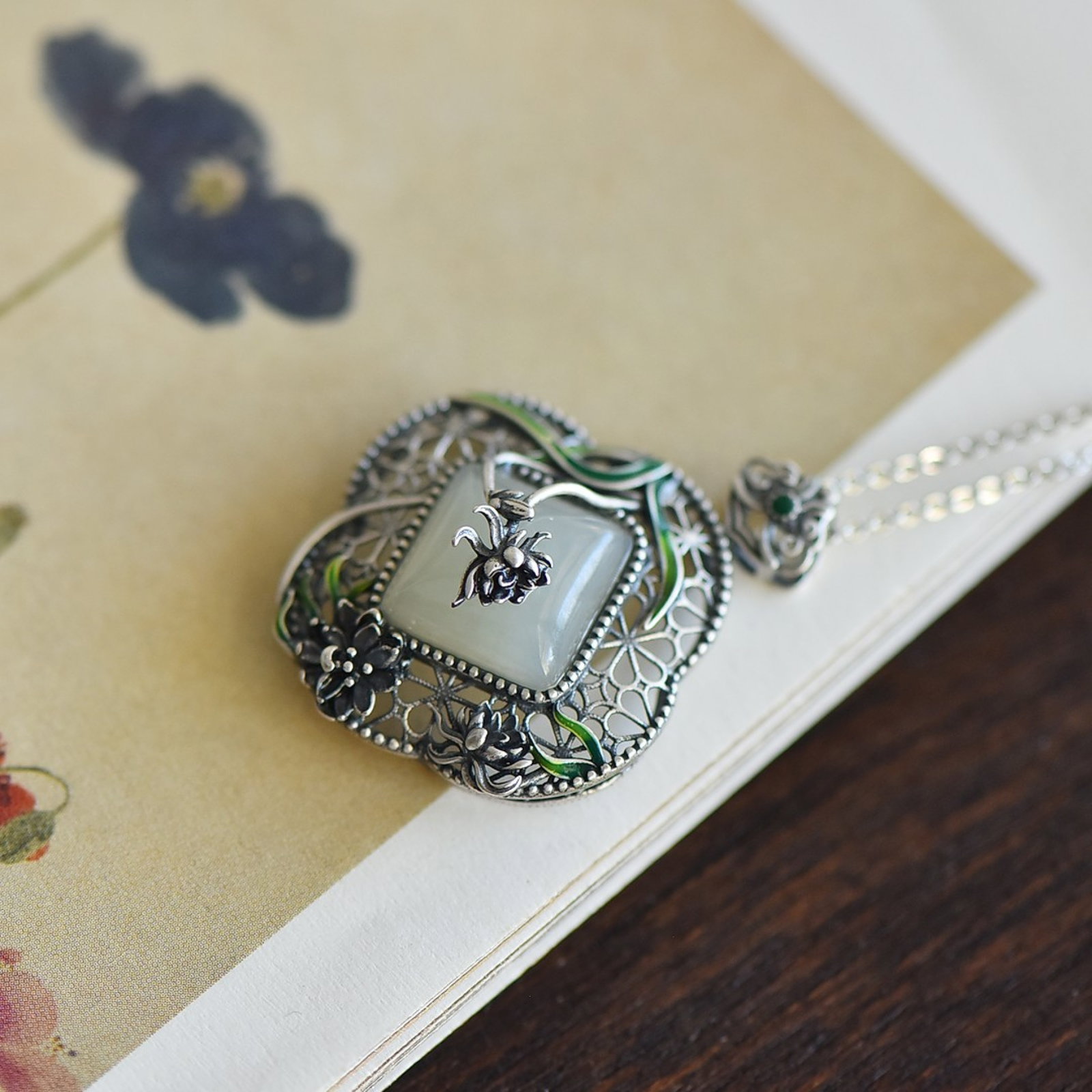 An Exquisite Sterling Silver Inlaid White Jade Pendant - 4