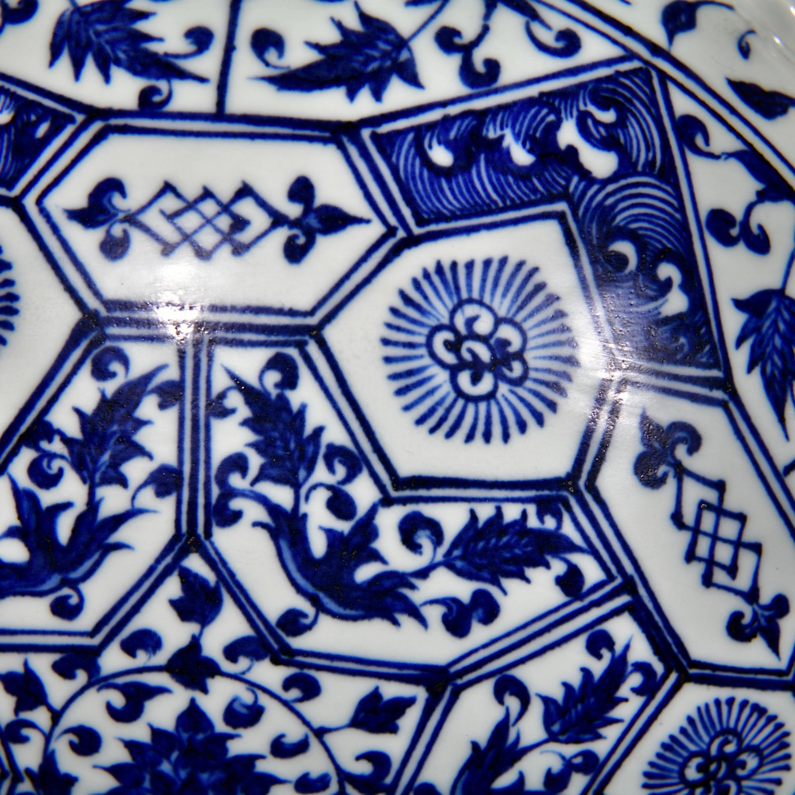 A Huge Blue and White Flower Pattern Double-Ears Vase - 7
