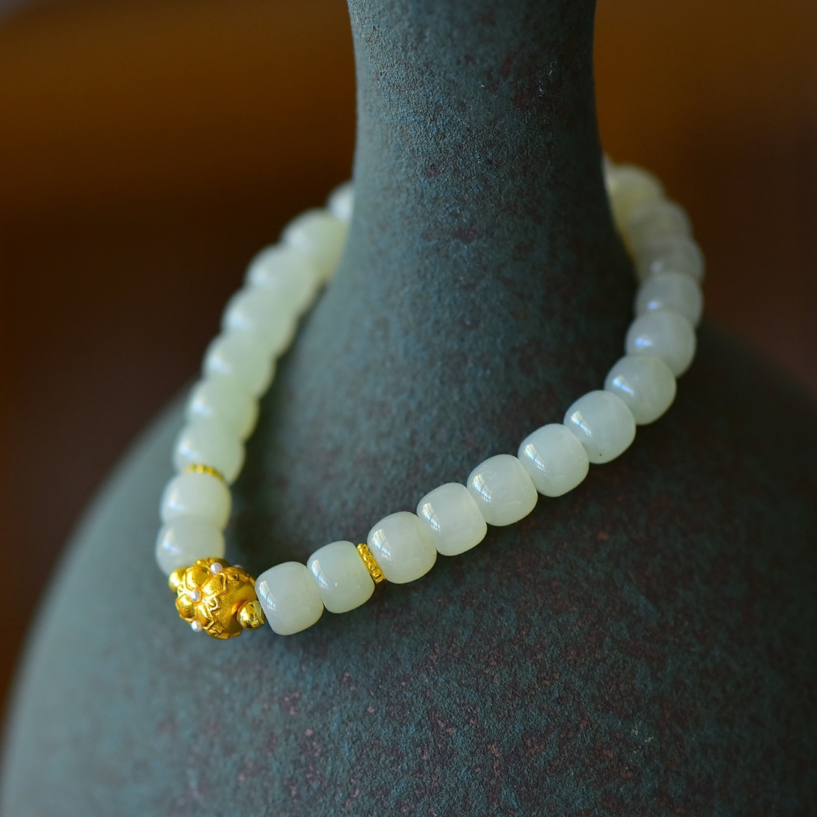 An Exquisite Sterling Silver-Gold Plated Hotan Jade Bracelet,Inlaid Pearls - 5