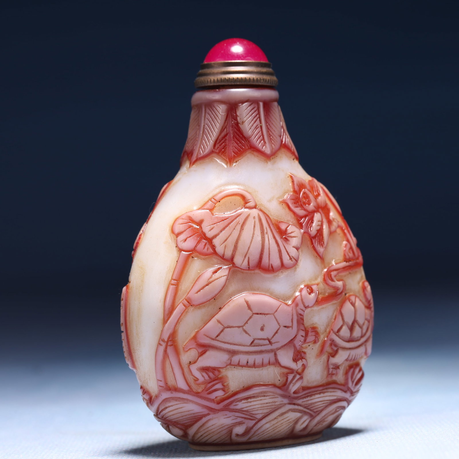 An Exquisite Glass Flower and Fish Pattern Snuff Bottle - 3