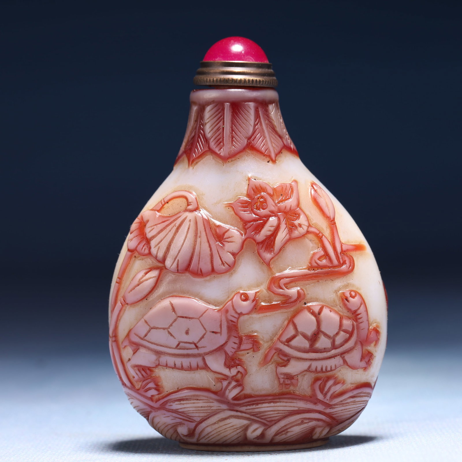 An Exquisite Glass Flower and Fish Pattern Snuff Bottle - 4