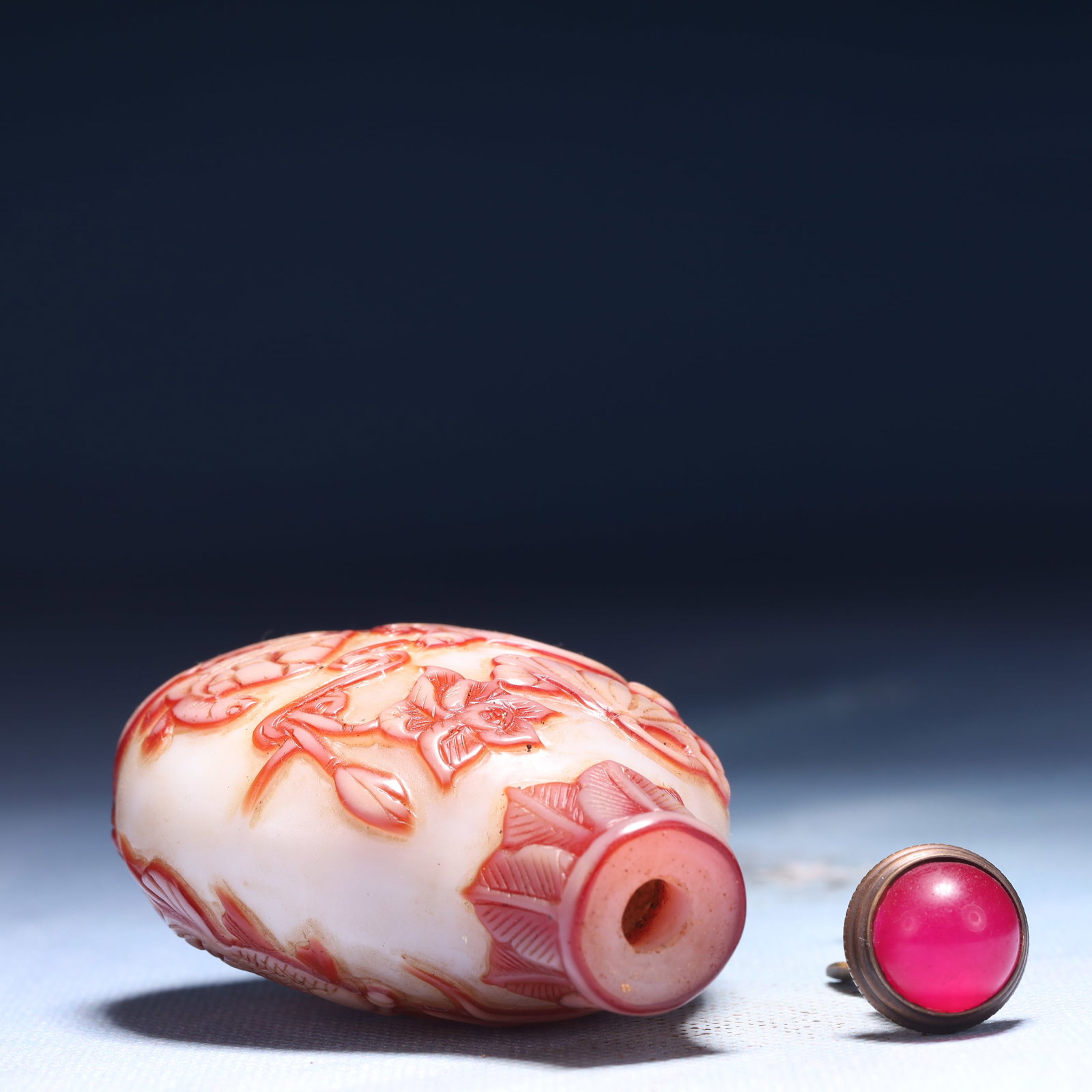 An Exquisite Glass Flower and Fish Pattern Snuff Bottle - 6