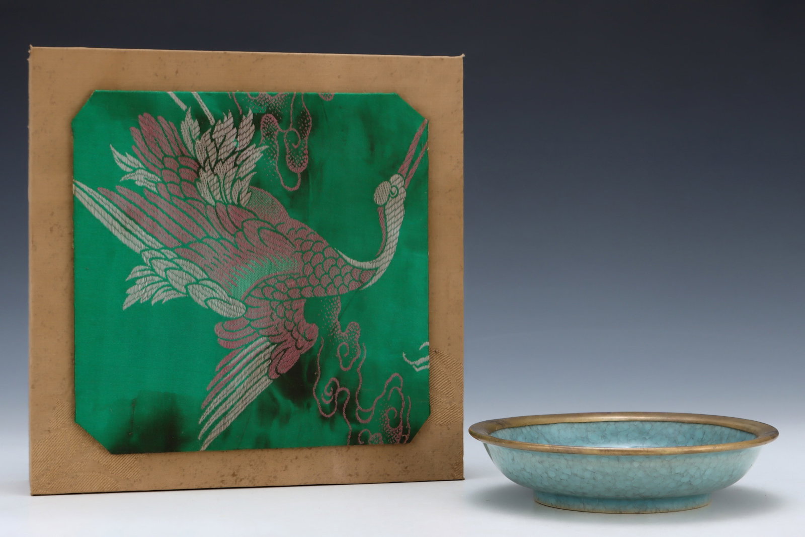 An Exquisite Ru yao Sky Blue Glazed Cover with Gold Plate,With Poem: Estimated Value:1200-2400 An Exquisite Ru yao Sky Blue Glazed Cover with Gold Plate,With Poem,Song Dynasty,China,Size:1.3inx5.8in