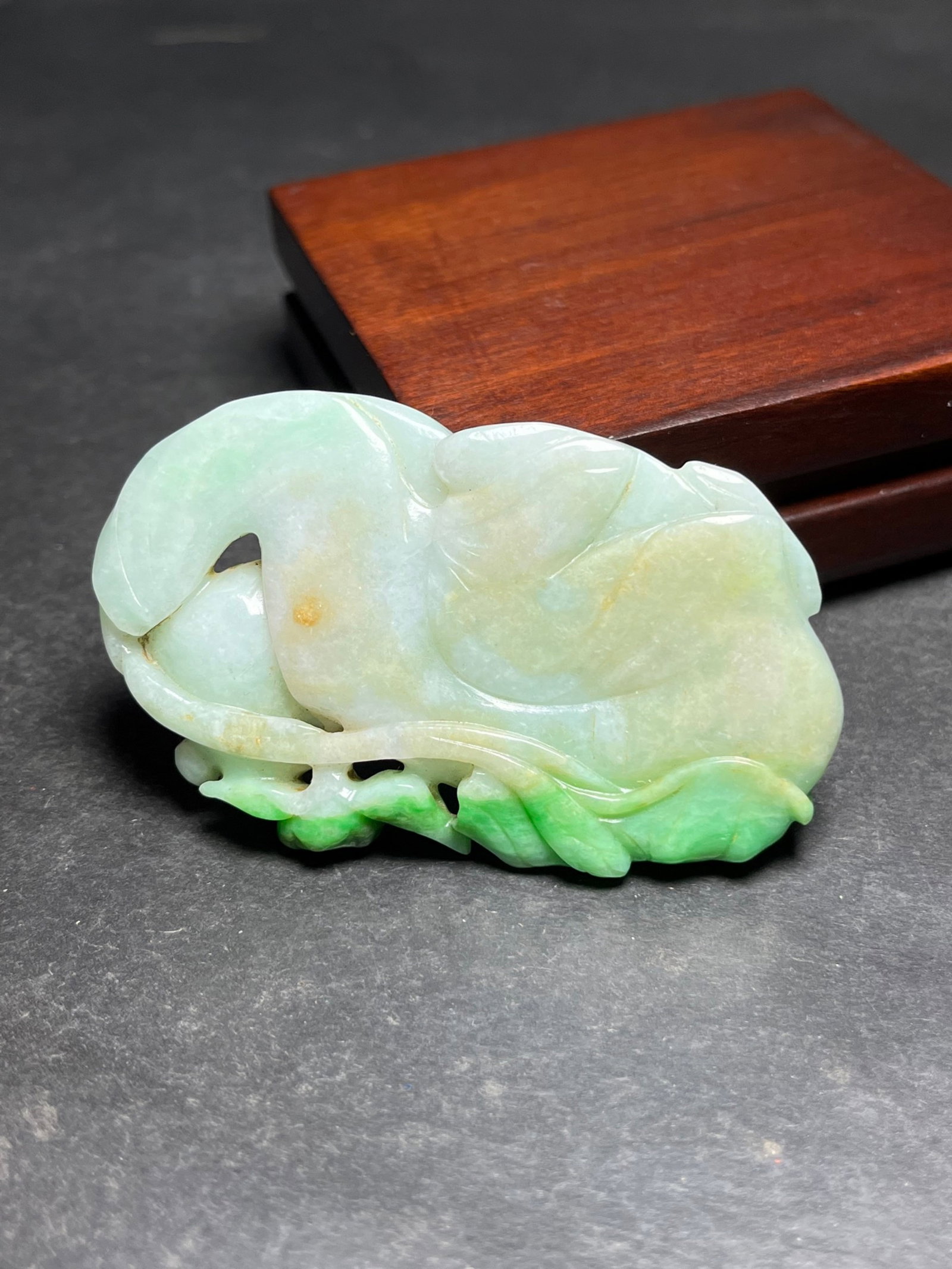 An Exquisite Jadeite Figure Pendant - 7