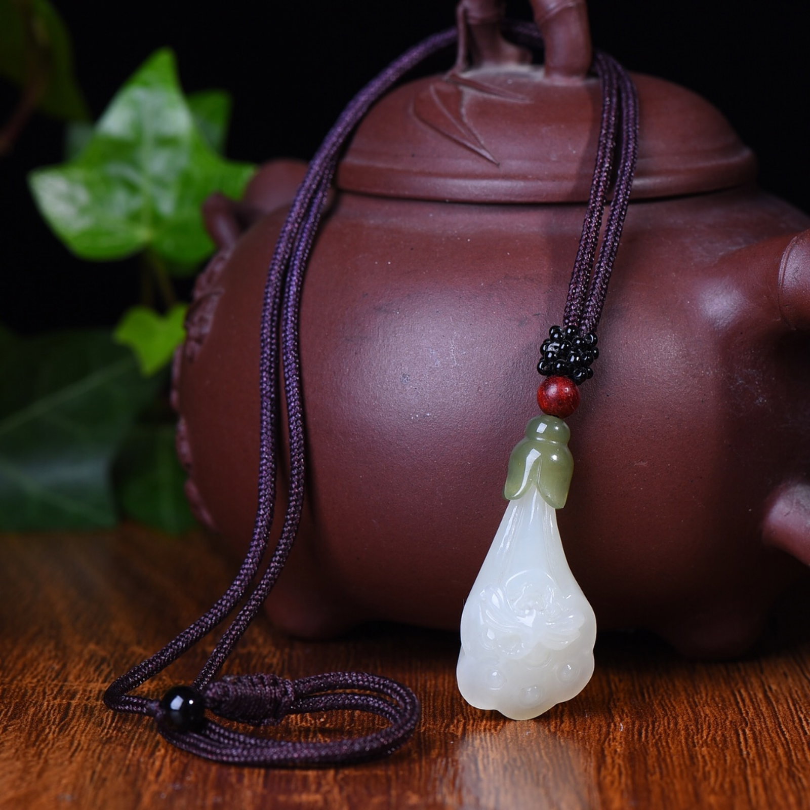 An Exquisite White Jade Lotus Seedpod and Butterfly Pendant - 4