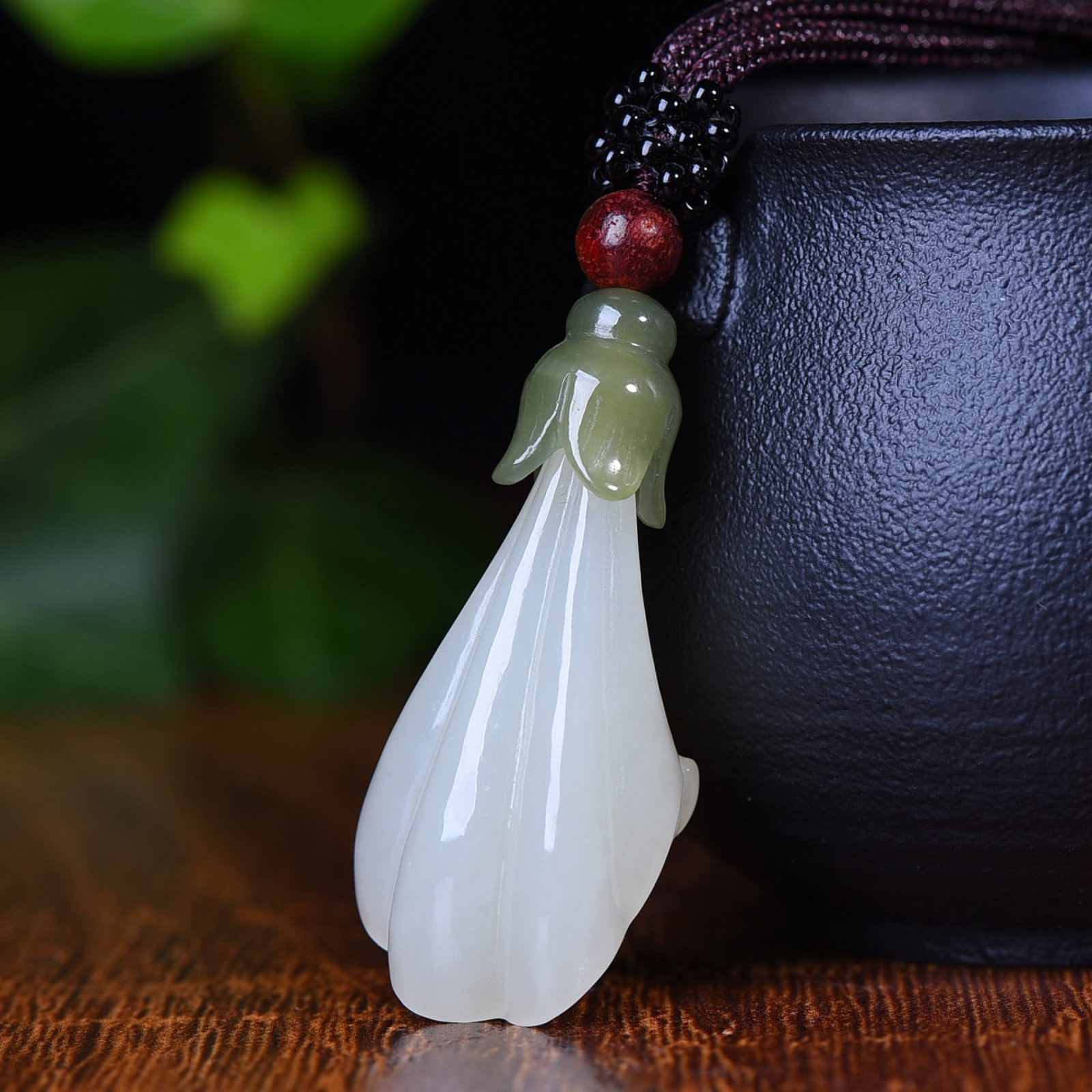An Exquisite White Jade Lotus Seedpod and Butterfly Pendant - 5
