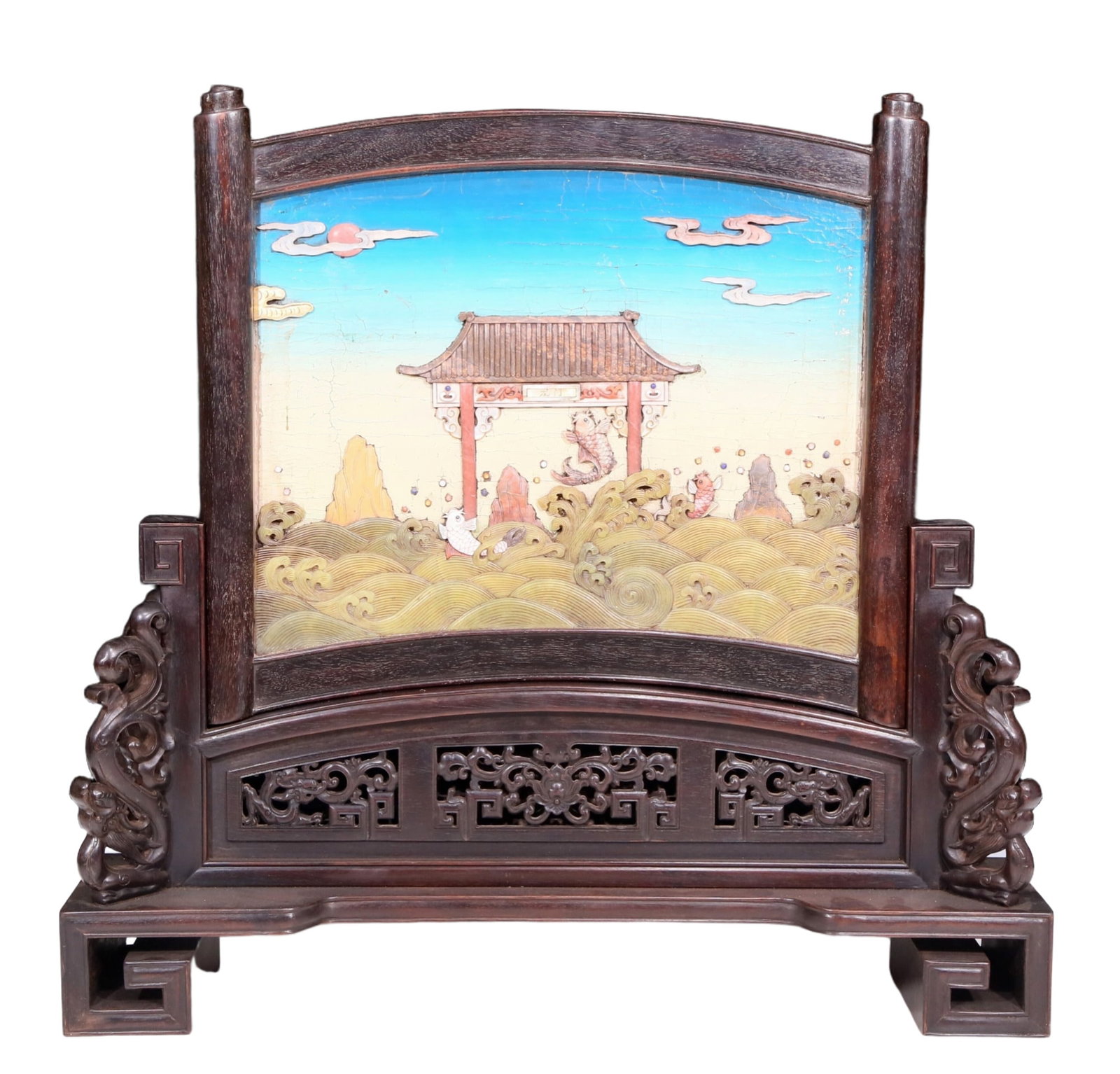 An exquisite zitanwood table screen with fish patterns: Estimated Value:15000-30000 An exquisite zitanwood table screen filled with lacquer, painted with gold and inlaid with gemstones, with the pattern of a carp leaping over a dragon gate. Qing Dynasty , 