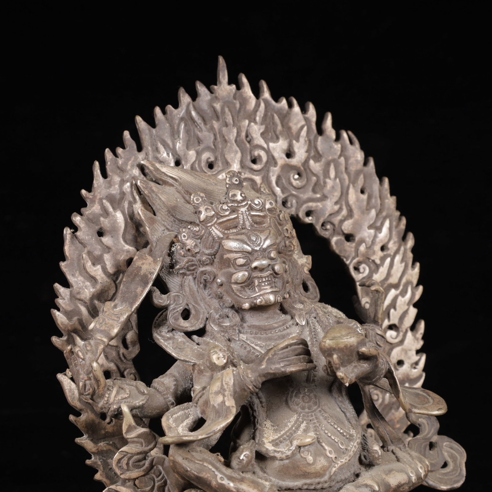 An Exquisite Silver-Plated Bronze Statue of Vajra - 5