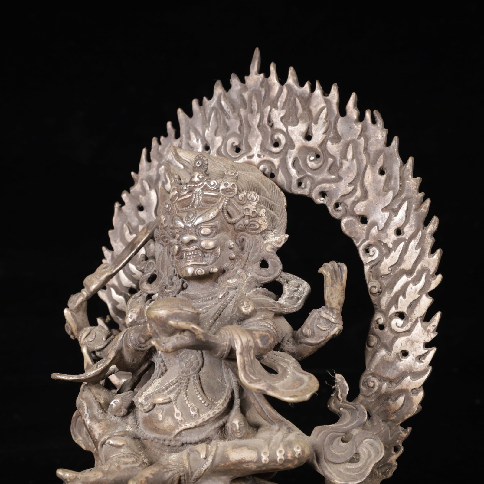 An Exquisite Silver-Plated Bronze Statue of Vajra - 7