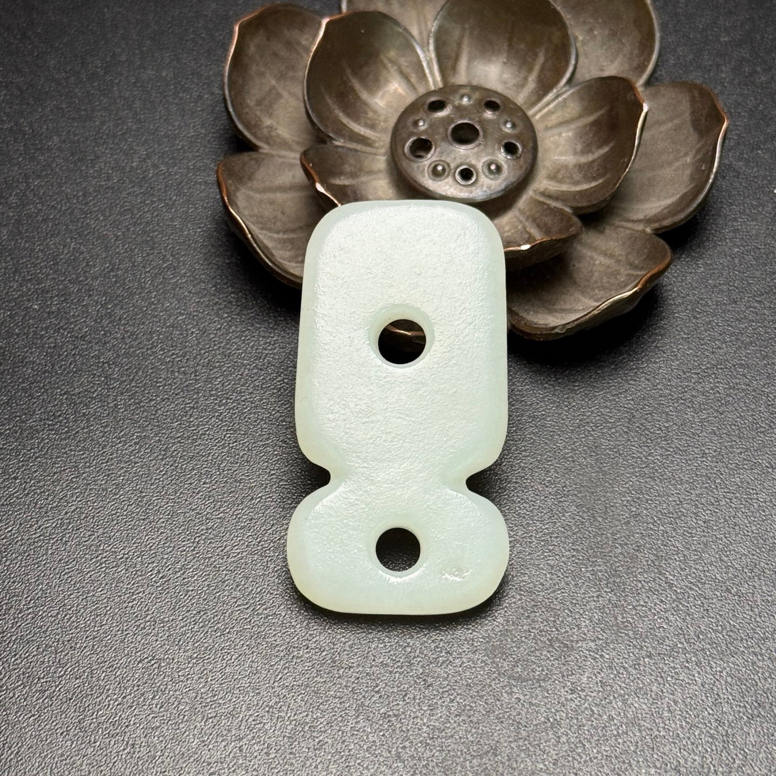 An Exquisite White Jade Pendant - 2