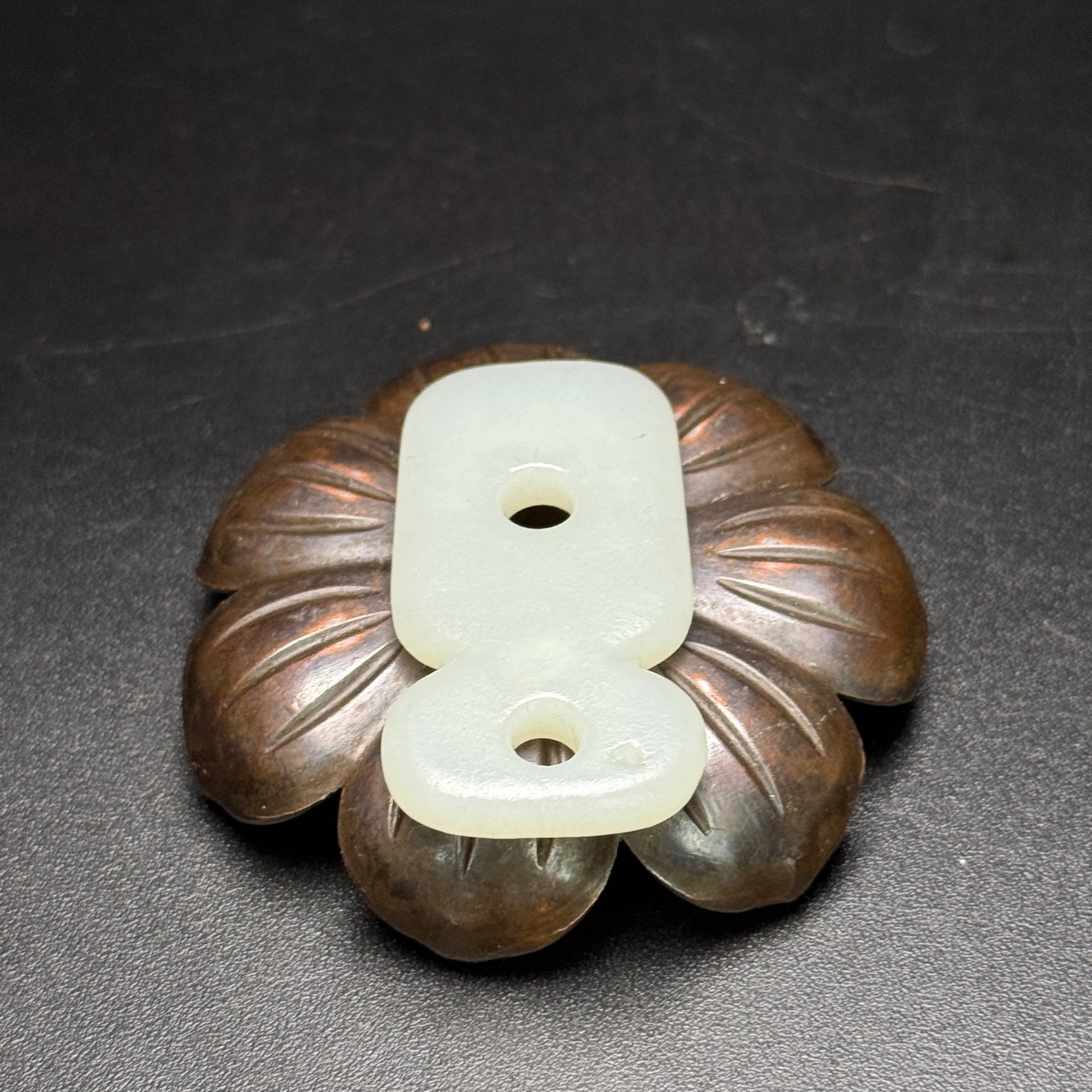 An Exquisite White Jade Pendant - 5