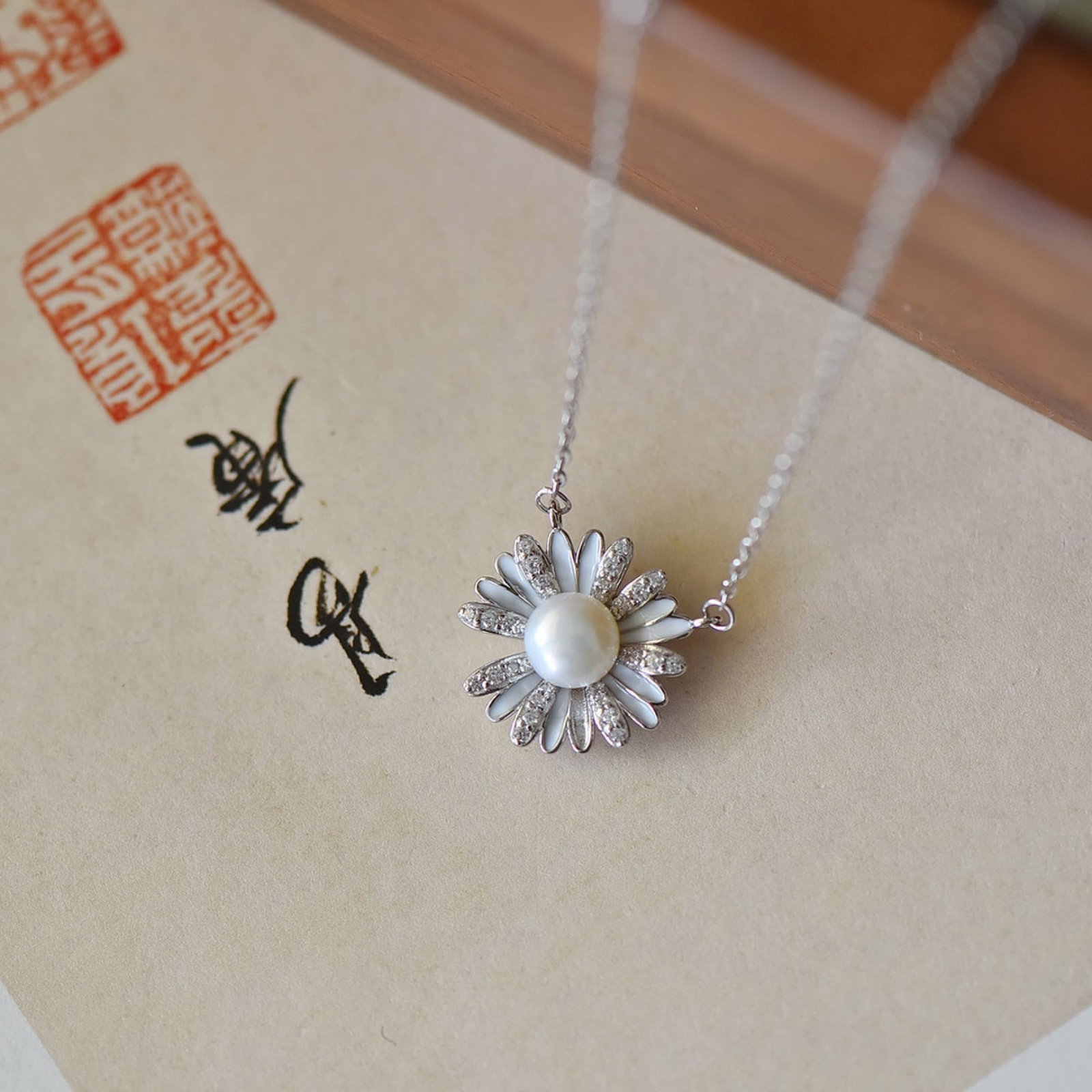An Exquisite Sterling Silver Inlaid Pearls Pendant,Inlaid Diamond - 4