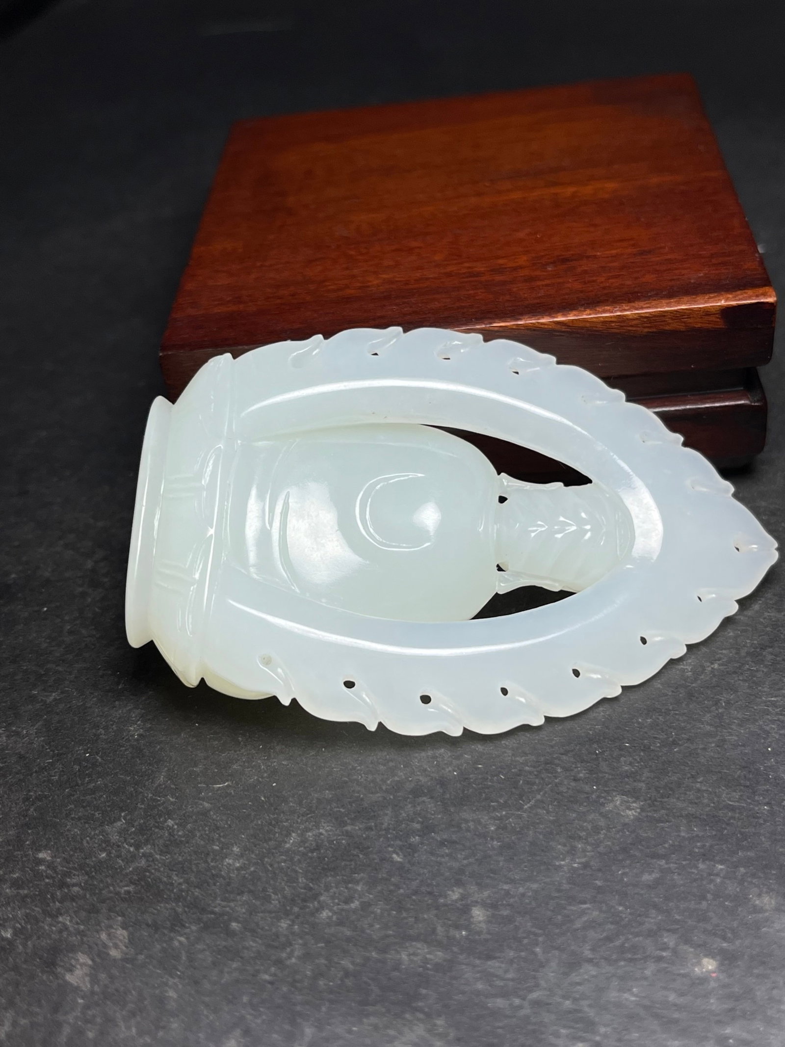 An Exquisite White Jade Statue of Avalokitesvara Pendant - 6