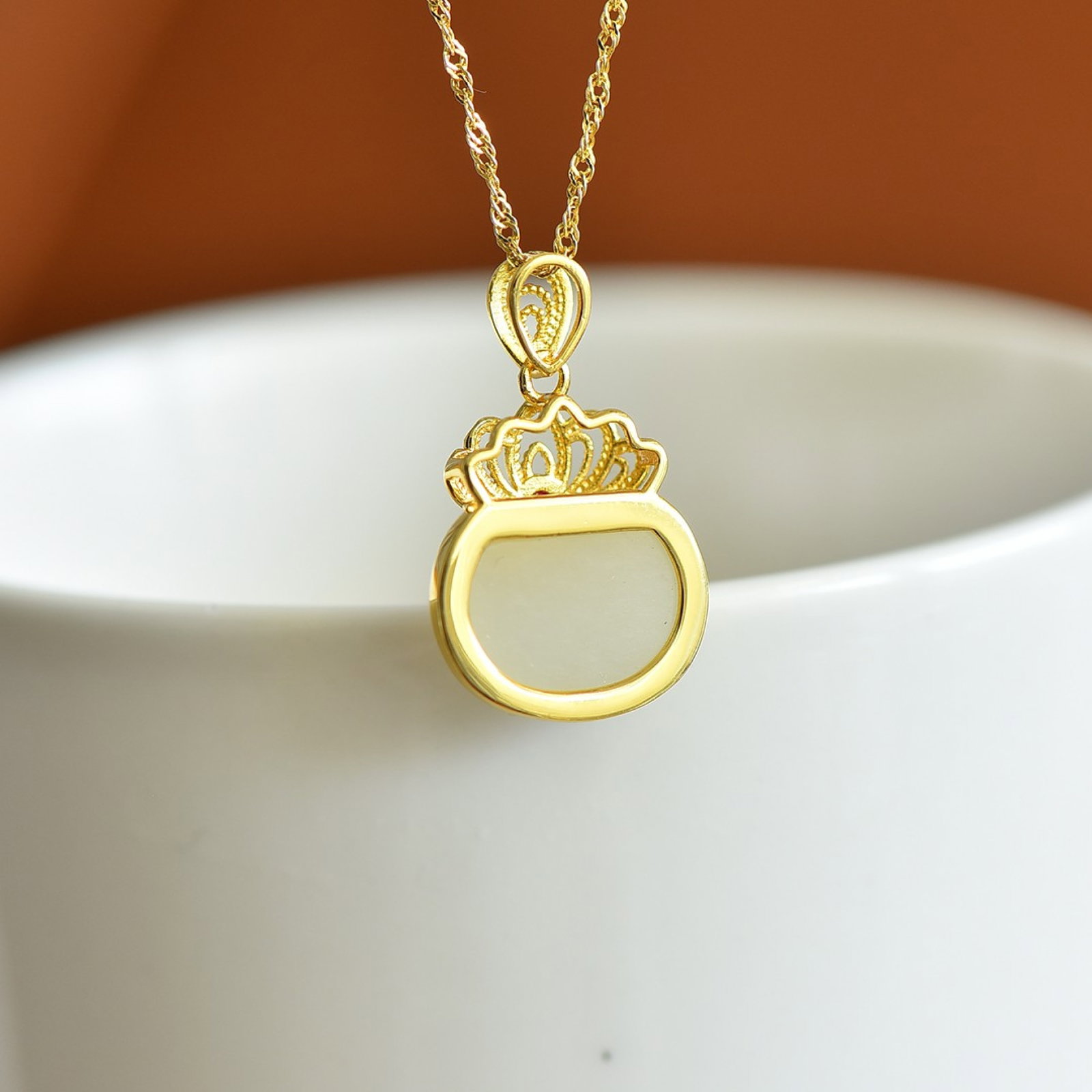 An Exquisite Gilt Silver Inlaid White Jade Pendant - 3