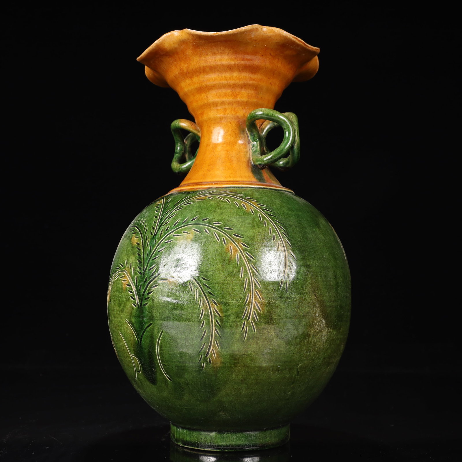 A Rare Tang Tri-Color Glazed Pottery Flower Pattern Double-Ears Vase - 11