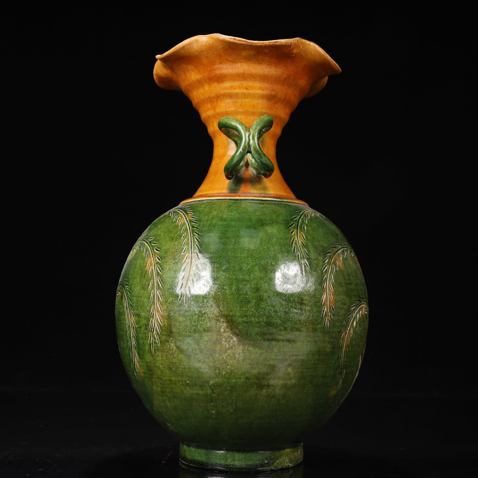 A Rare Tang Tri-Color Glazed Pottery Flower Pattern Double-Ears Vase - 12