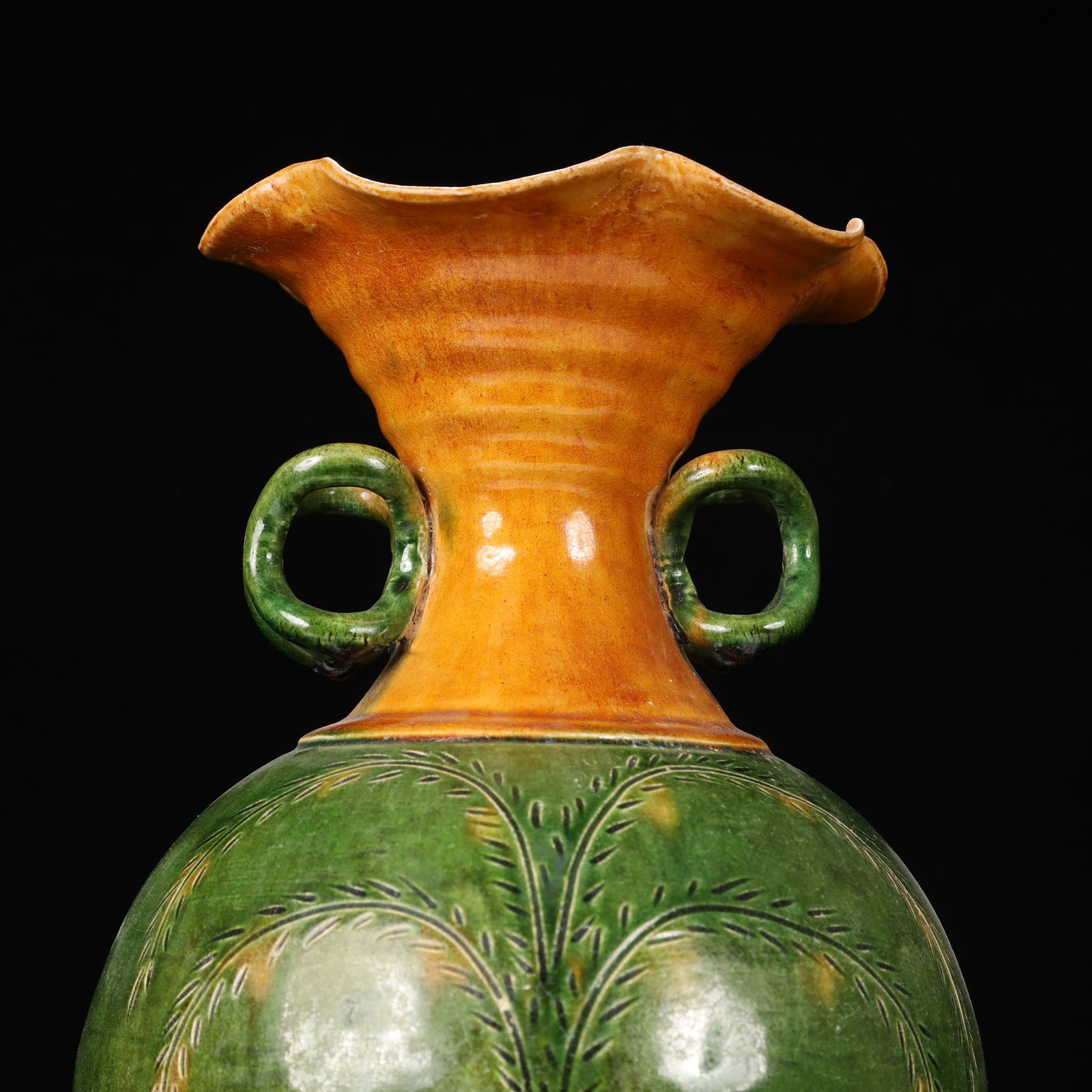 A Rare Tang Tri-Color Glazed Pottery Flower Pattern Double-Ears Vase - 3