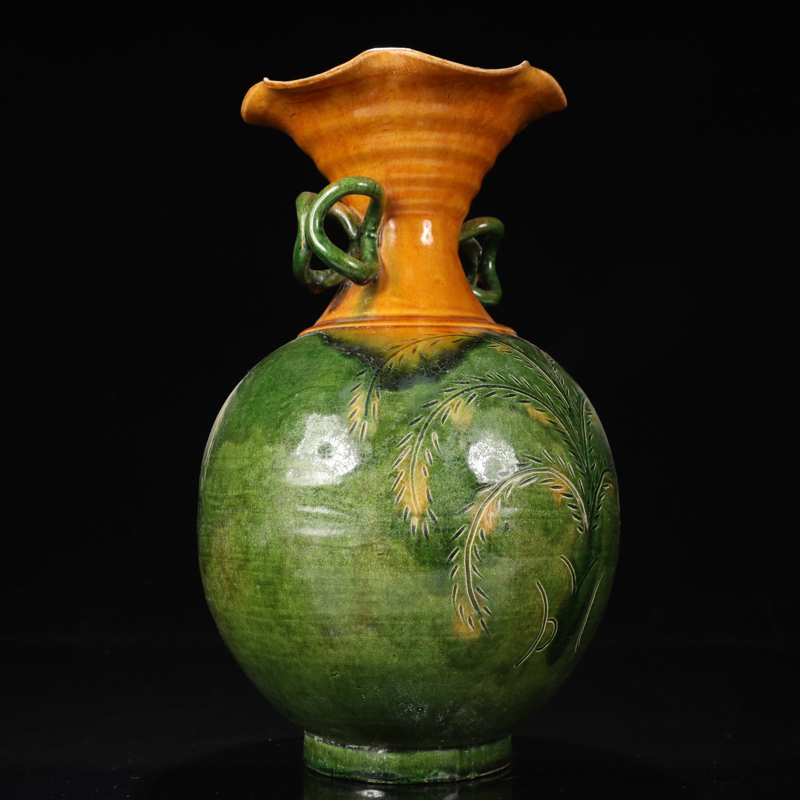 A Rare Tang Tri-Color Glazed Pottery Flower Pattern Double-Ears Vase - 7