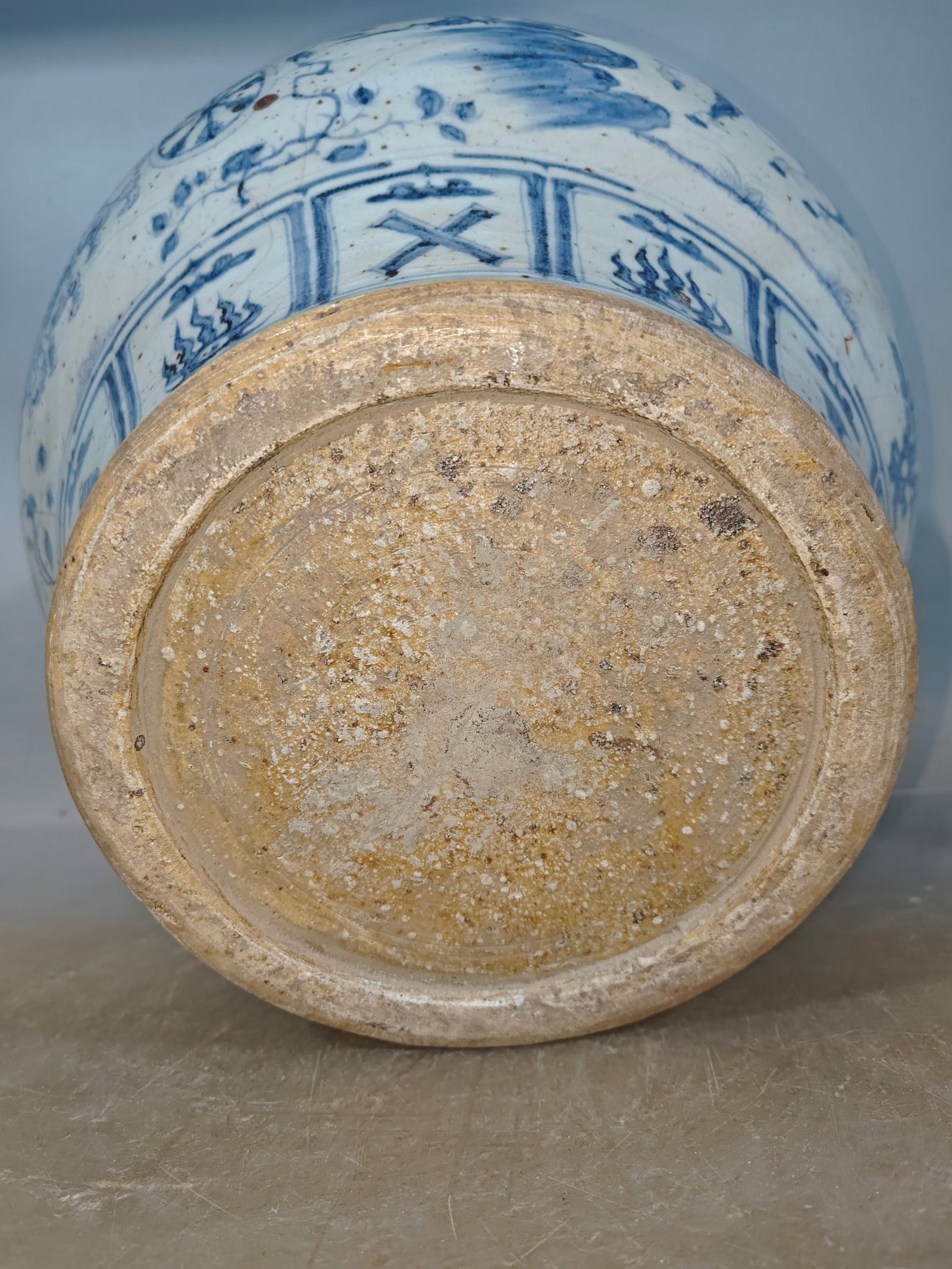 A Rare Blue and White Character and Story Pattern Jar - 7